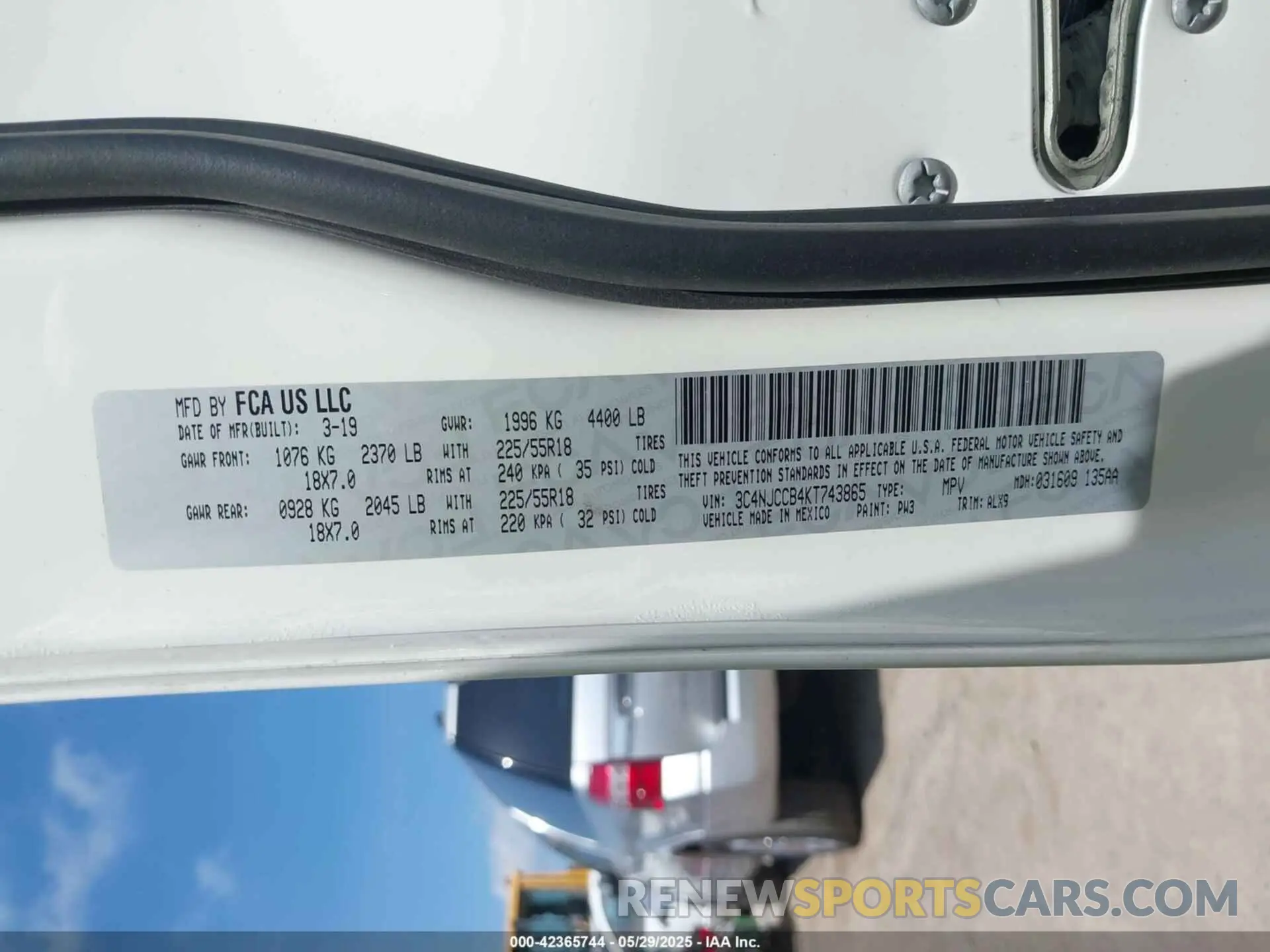 9 Photograph of a damaged car 3C4NJCCB4KT743865 JEEP COMPASS 2019