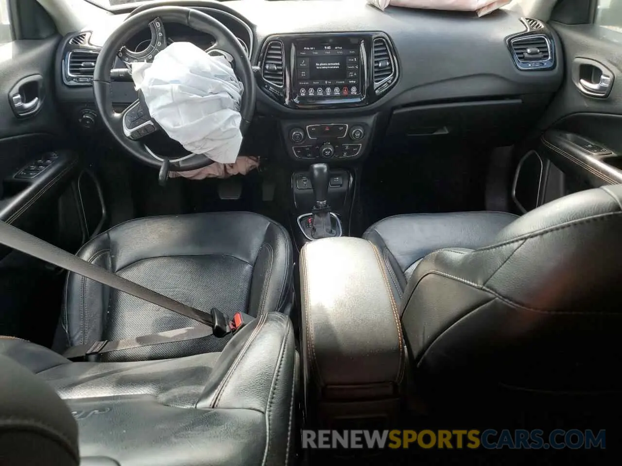 8 Photograph of a damaged car 3C4NJCCB5KT660039 JEEP COMPASS 2019