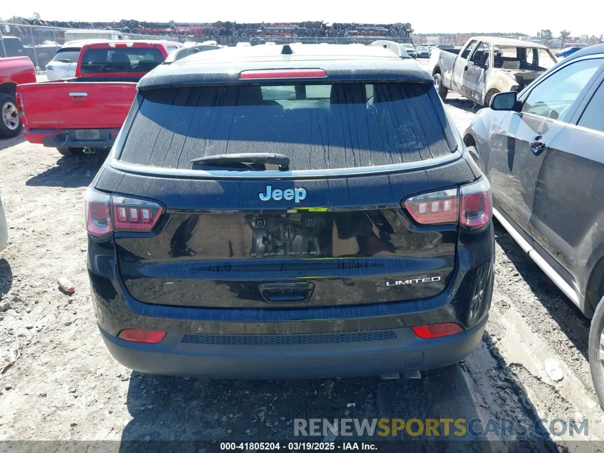 17 Photograph of a damaged car 3C4NJCCB5KT667265 JEEP COMPASS 2019