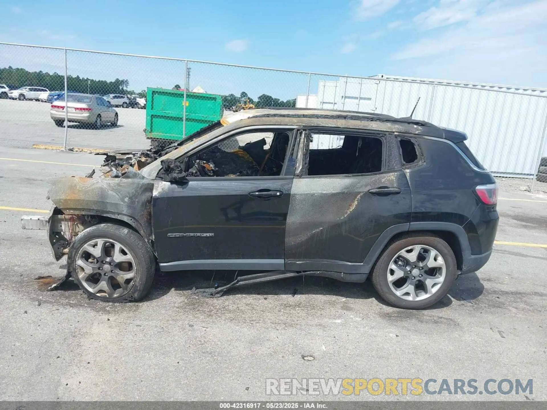 13 Photograph of a damaged car 3C4NJCCB5KT667282 JEEP COMPASS 2019