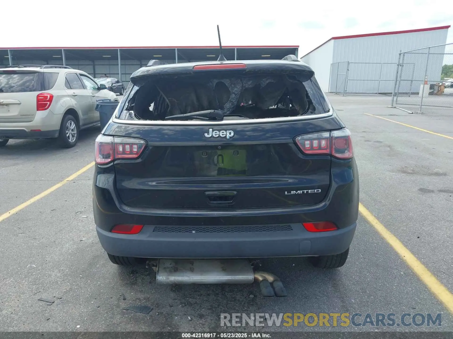 15 Photograph of a damaged car 3C4NJCCB5KT667282 JEEP COMPASS 2019