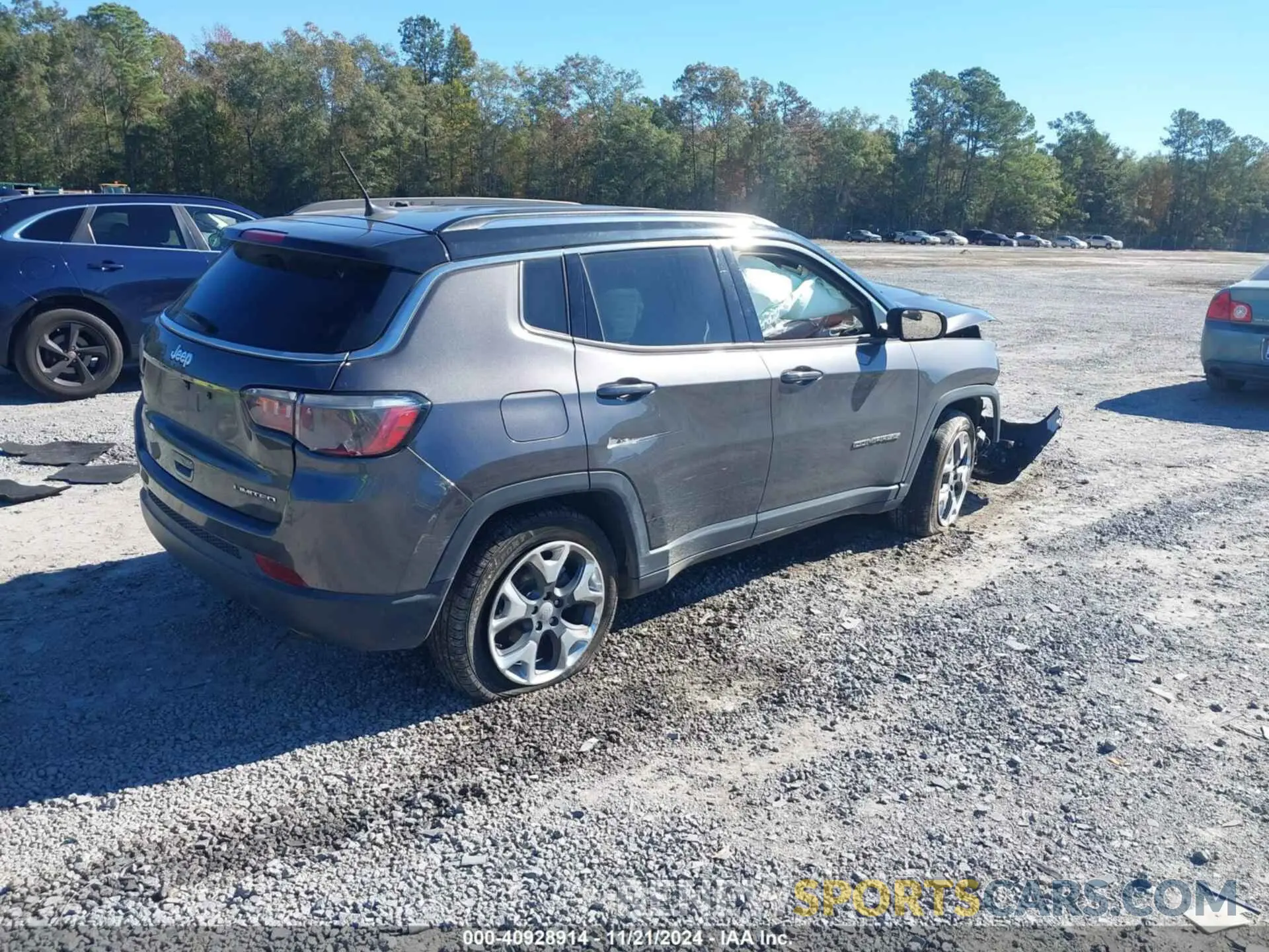 4 Photograph of a damaged car 3C4NJCCB6KT782148 JEEP COMPASS 2019