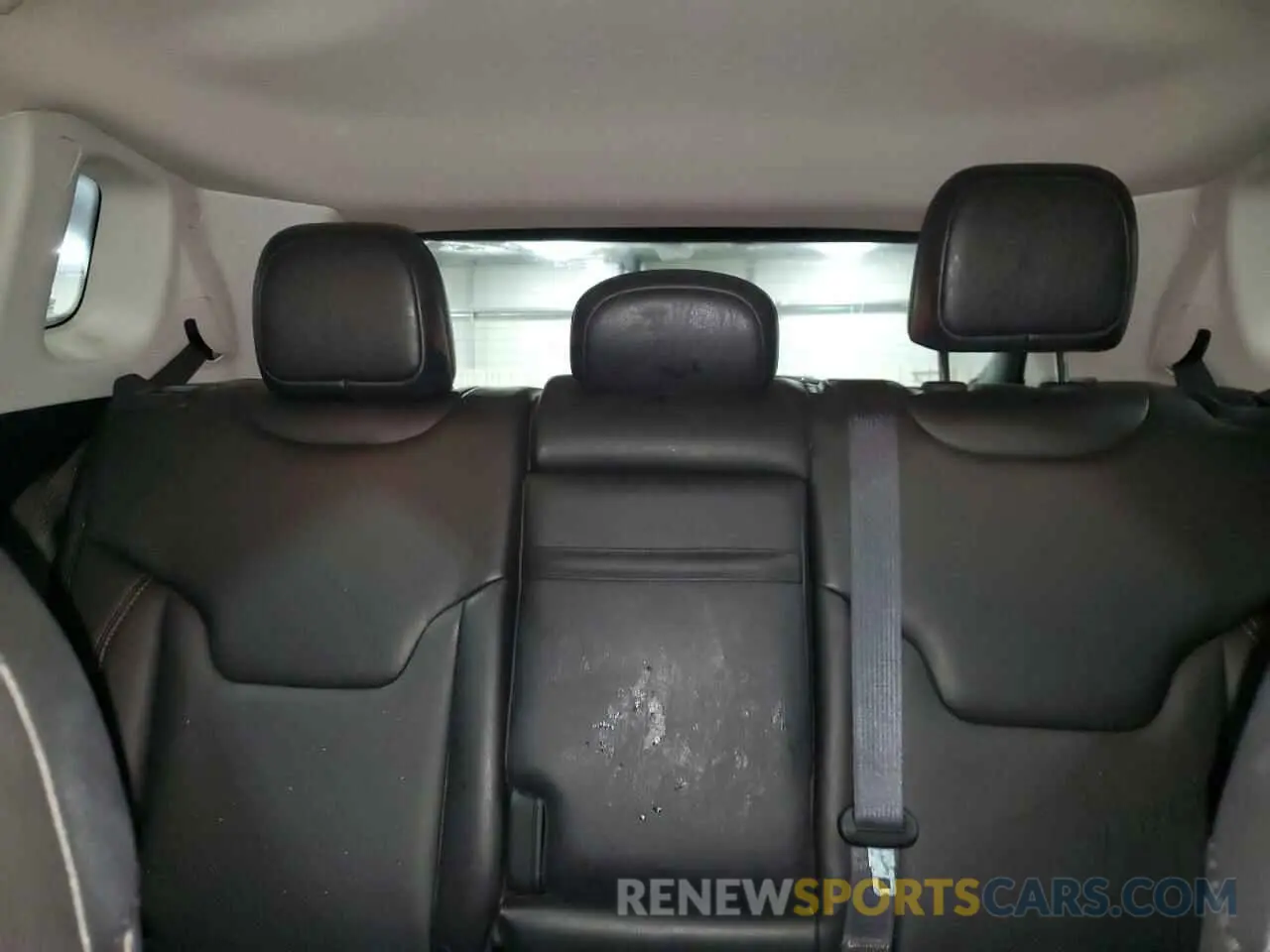 10 Photograph of a damaged car 3C4NJCCB7KT699179 JEEP COMPASS 2019