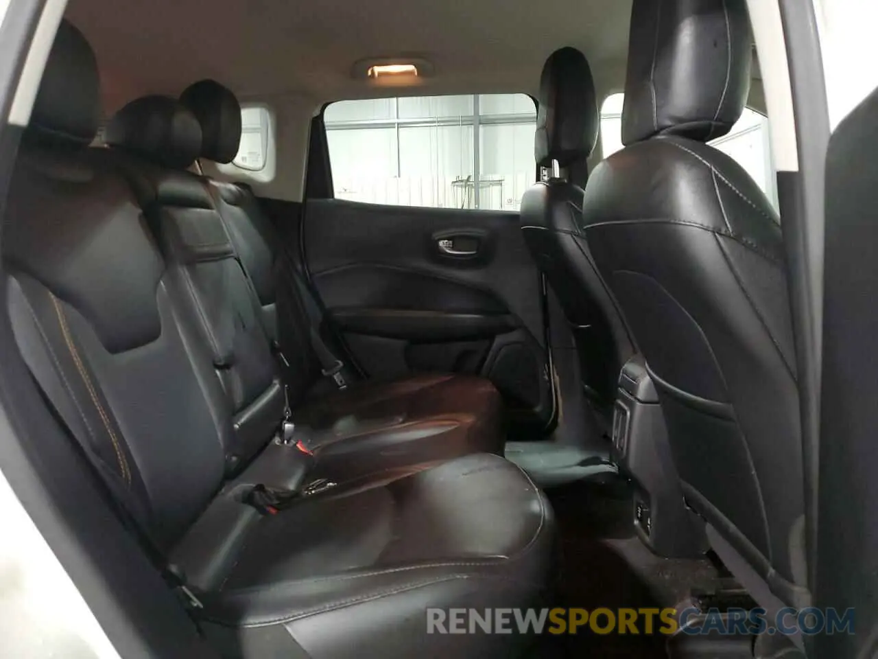 11 Photograph of a damaged car 3C4NJCCB7KT699179 JEEP COMPASS 2019