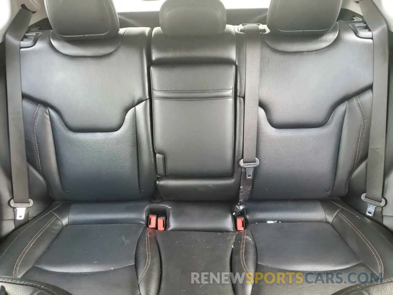 10 Photograph of a damaged car 3C4NJCCB8KT664554 JEEP COMPASS 2019