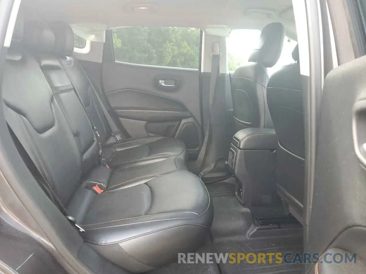11 Photograph of a damaged car 3C4NJCCB8KT664554 JEEP COMPASS 2019