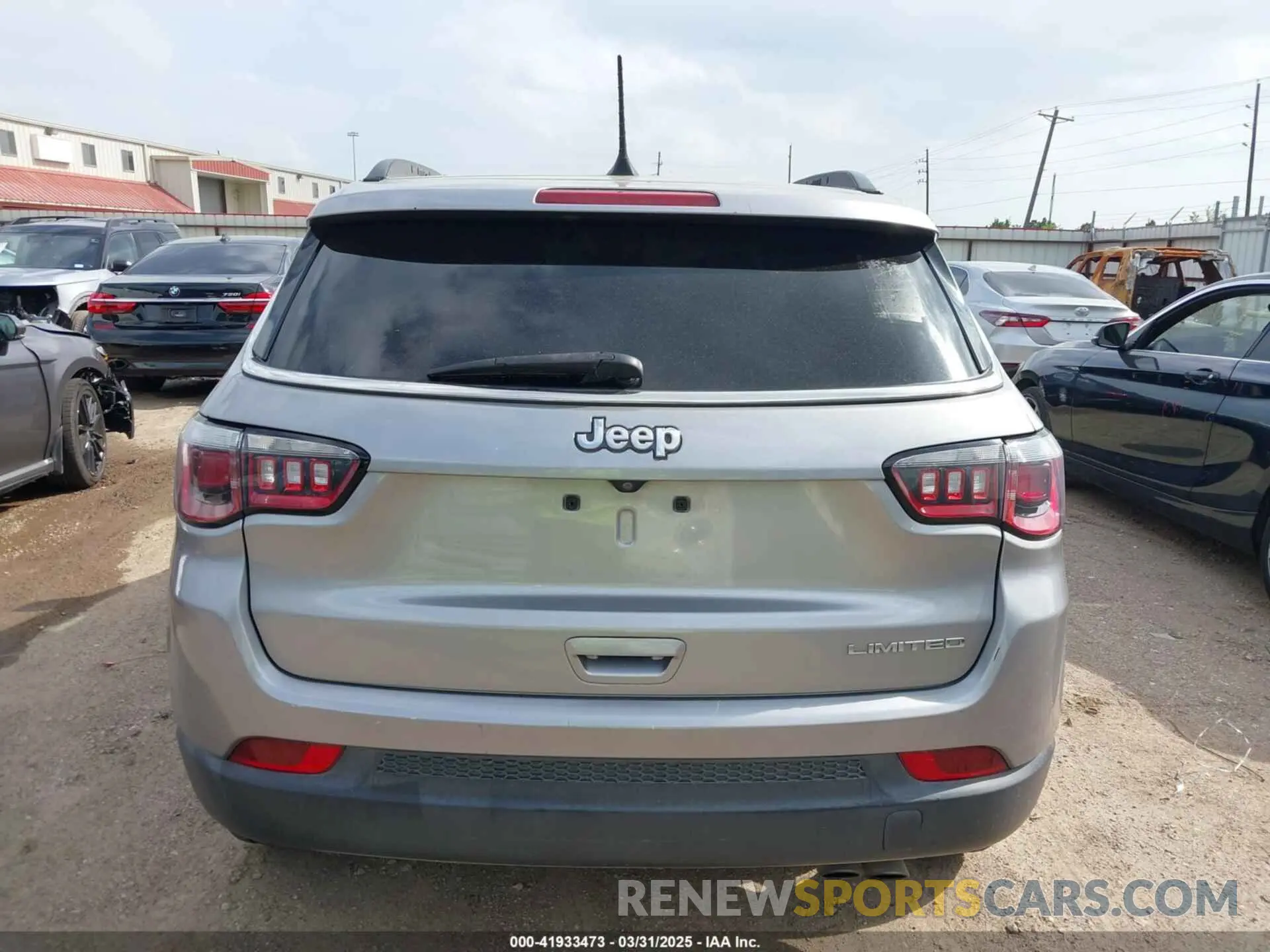 15 Photograph of a damaged car 3C4NJCCB9KT793631 JEEP COMPASS 2019