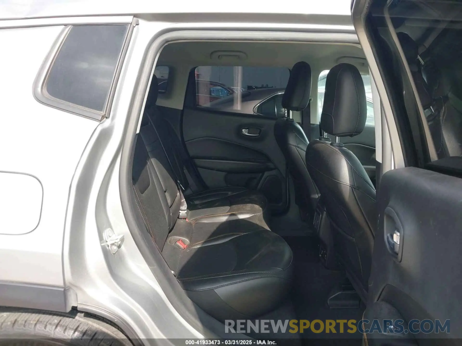 8 Photograph of a damaged car 3C4NJCCB9KT793631 JEEP COMPASS 2019