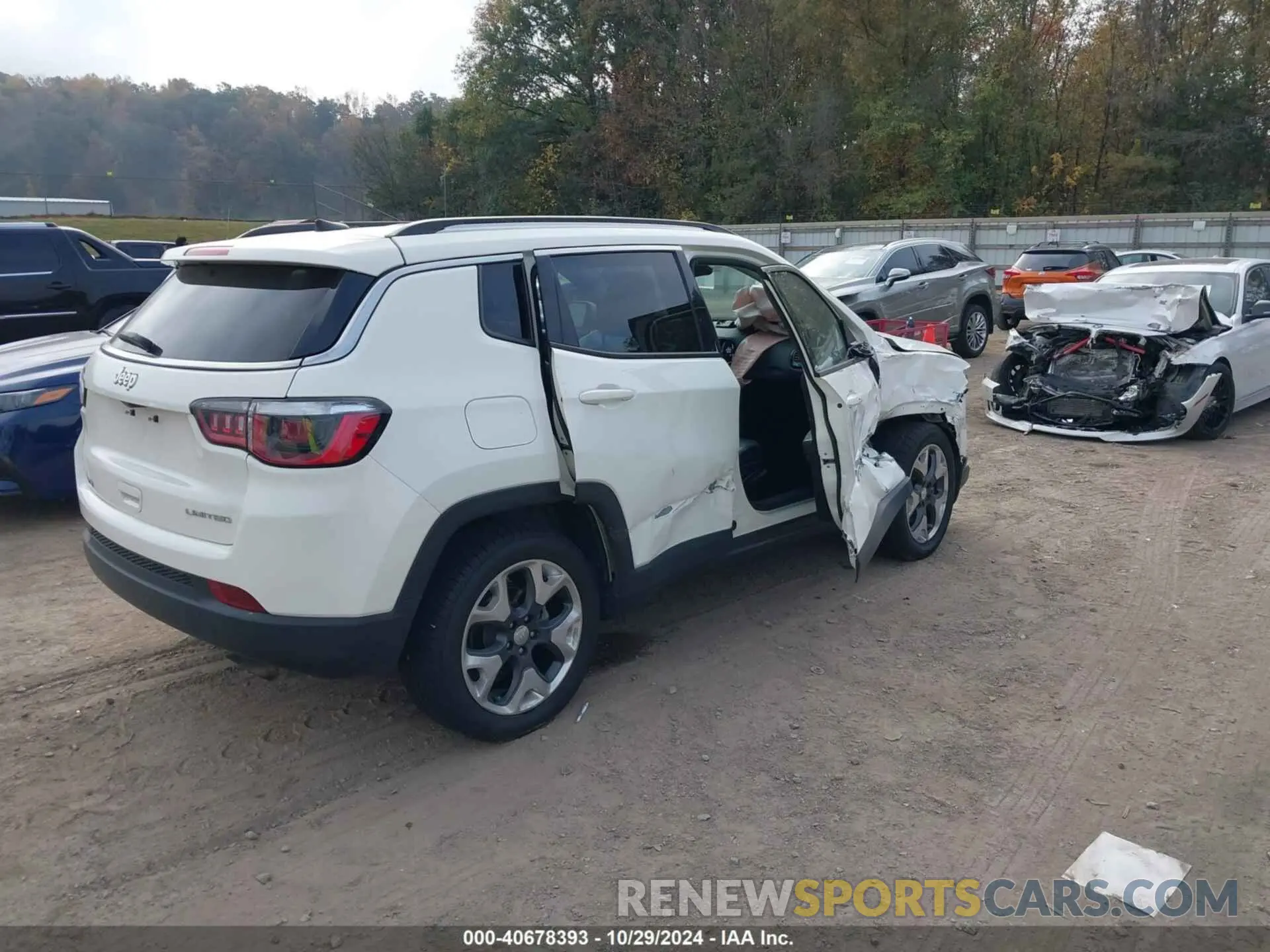 4 Photograph of a damaged car 3C4NJCCBXKT676236 JEEP COMPASS 2019