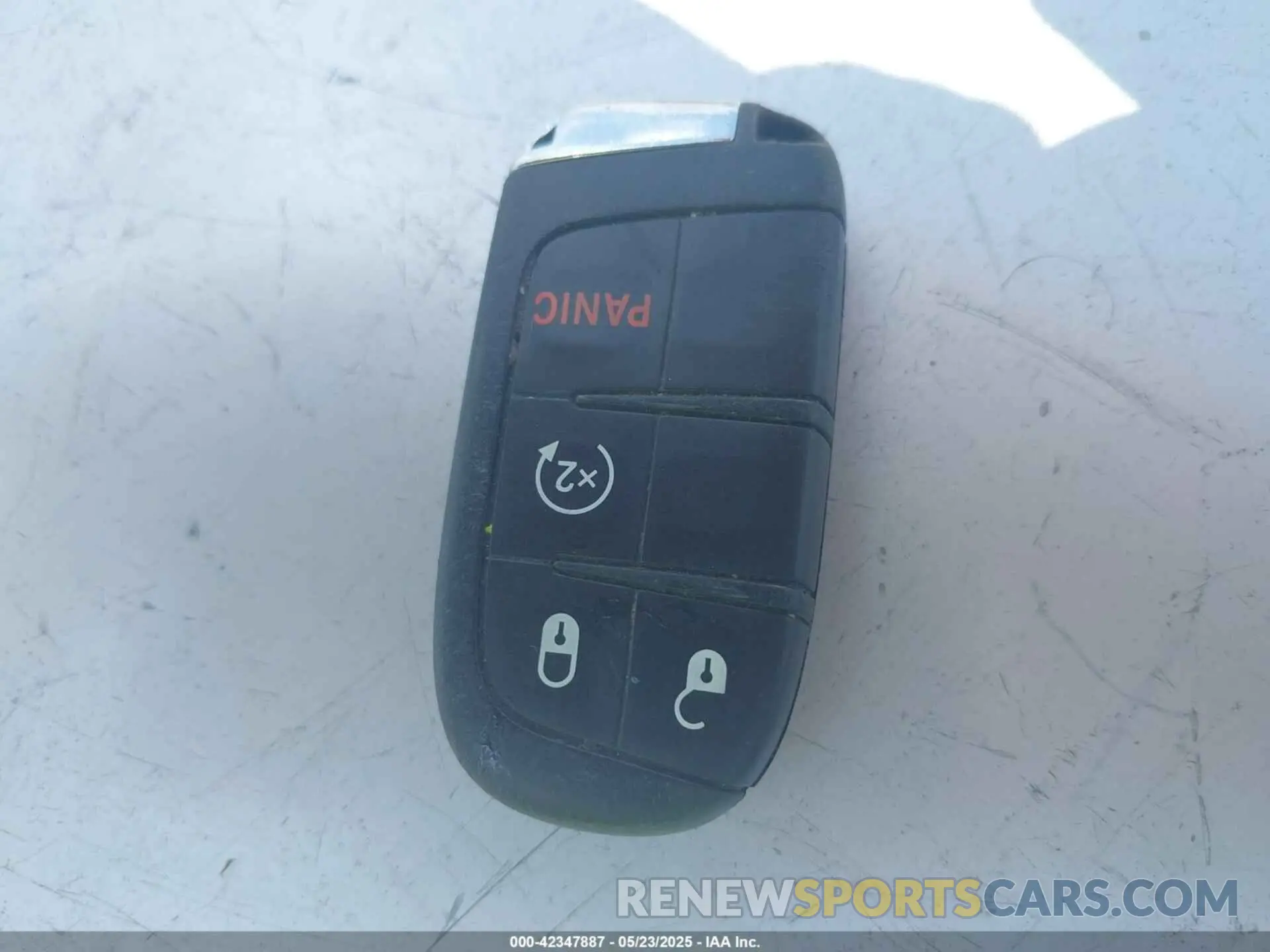 11 Photograph of a damaged car 3C4NJCCBXKT725774 JEEP COMPASS 2019