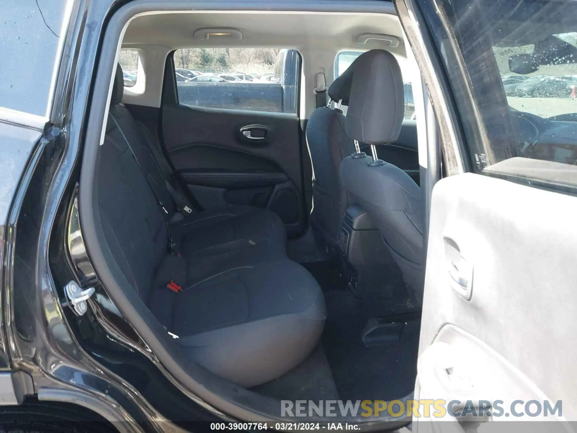8 Photograph of a damaged car 3C4NJDAB4KT702998 JEEP COMPASS 2019