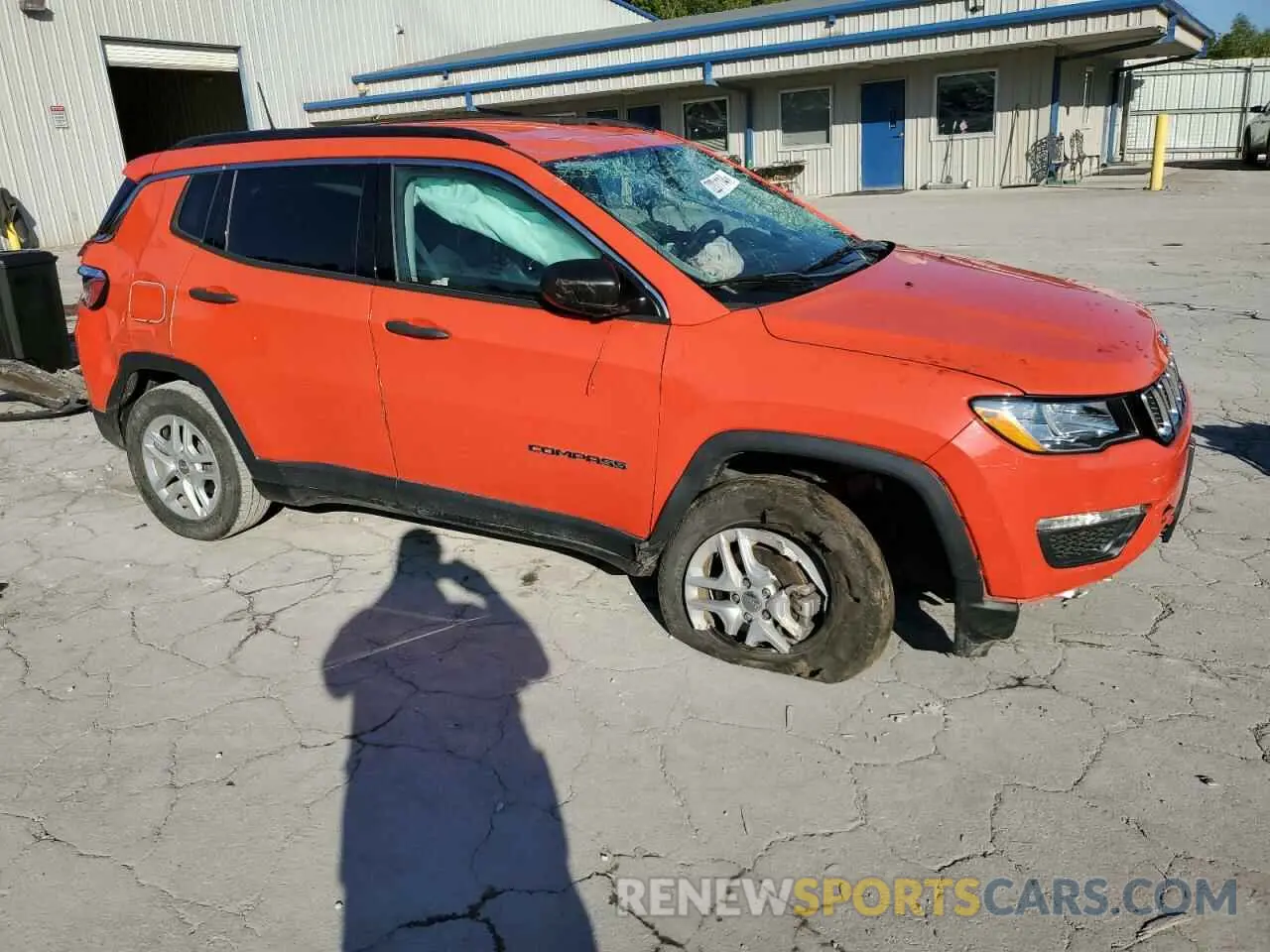 4 Photograph of a damaged car 3C4NJDAB6KT724484 JEEP COMPASS 2019