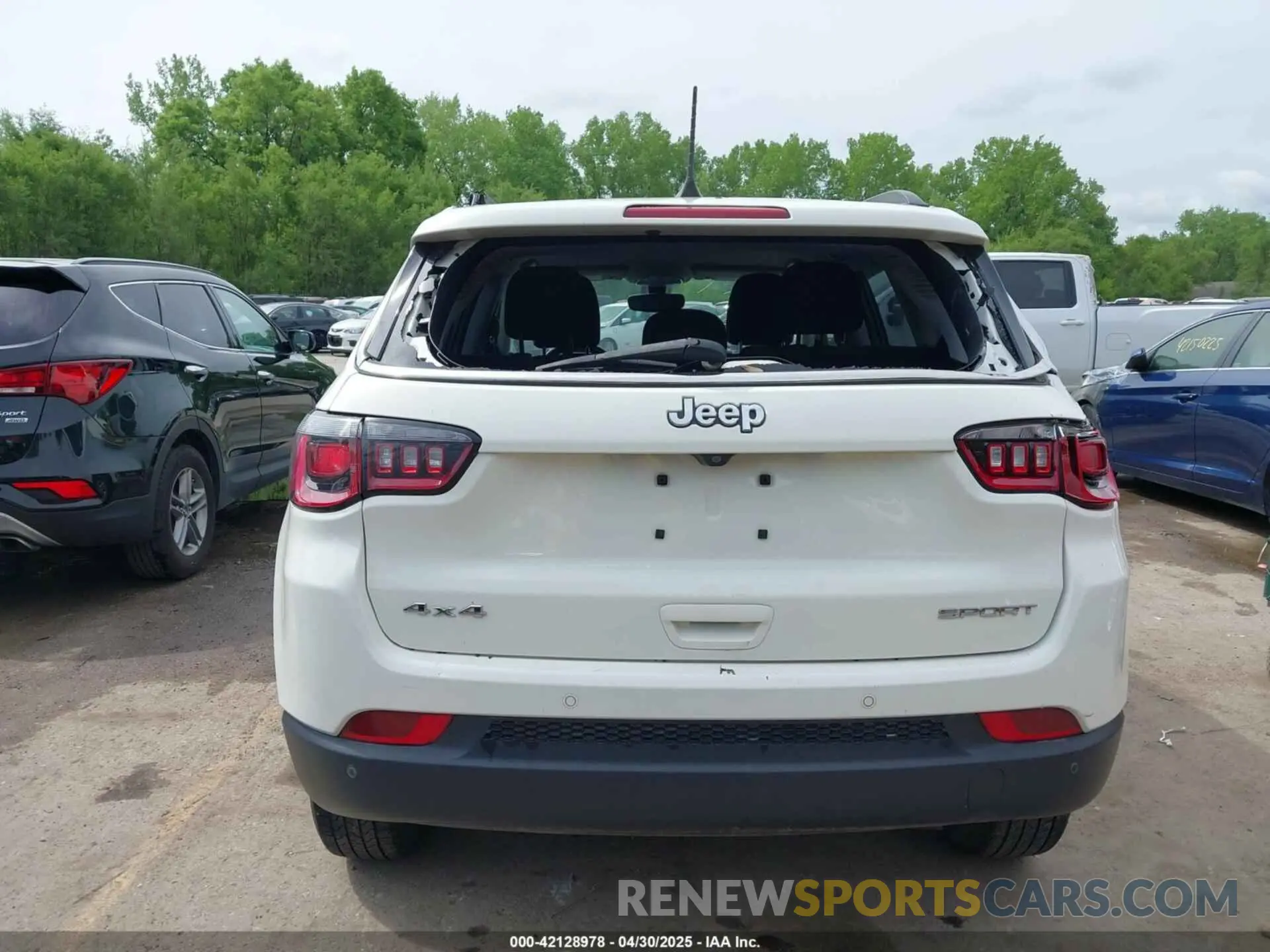 16 Photograph of a damaged car 3C4NJDAB7KT629707 JEEP COMPASS 2019