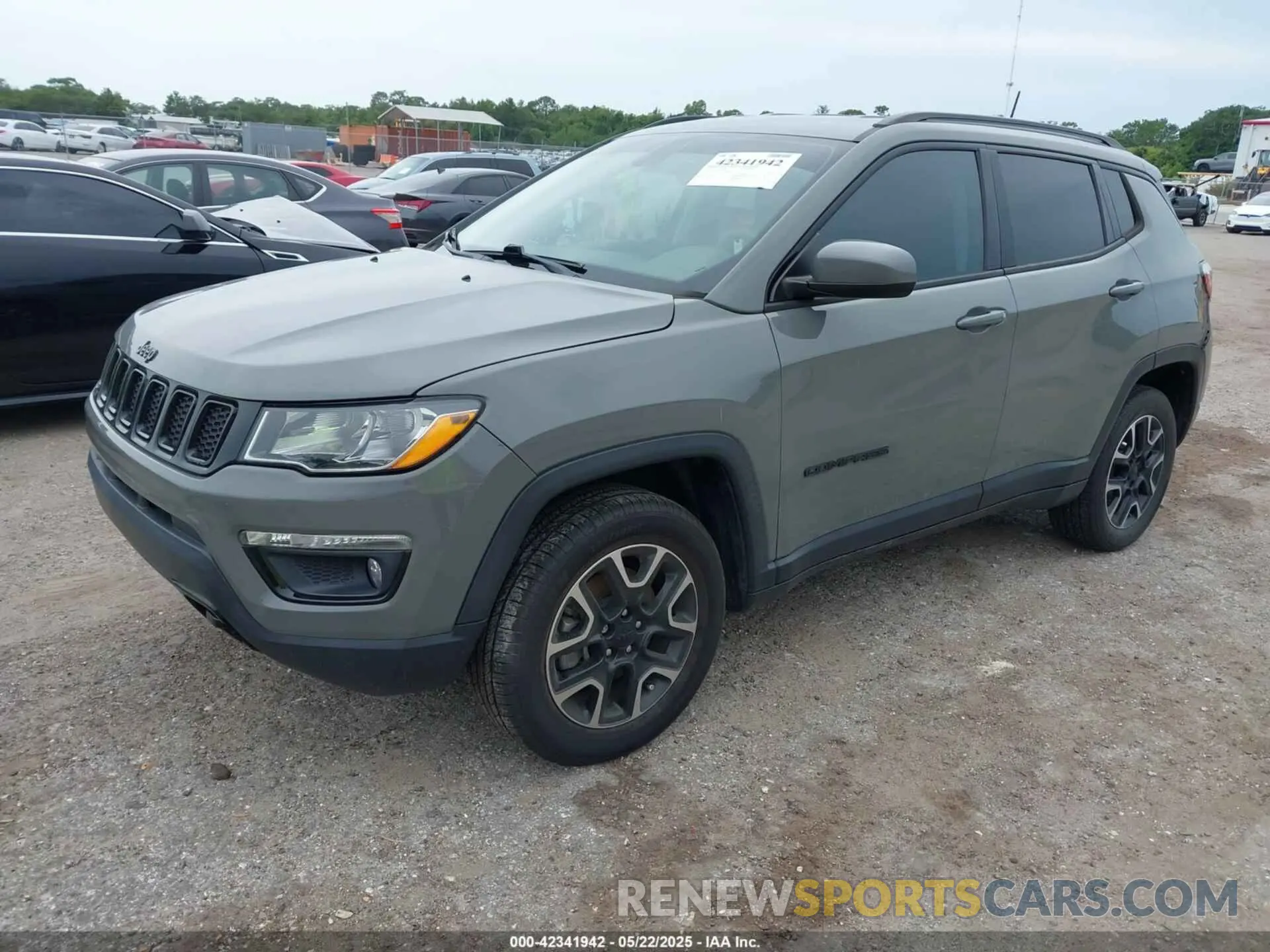 2 Photograph of a damaged car 3C4NJDAB7KT846383 JEEP COMPASS 2019