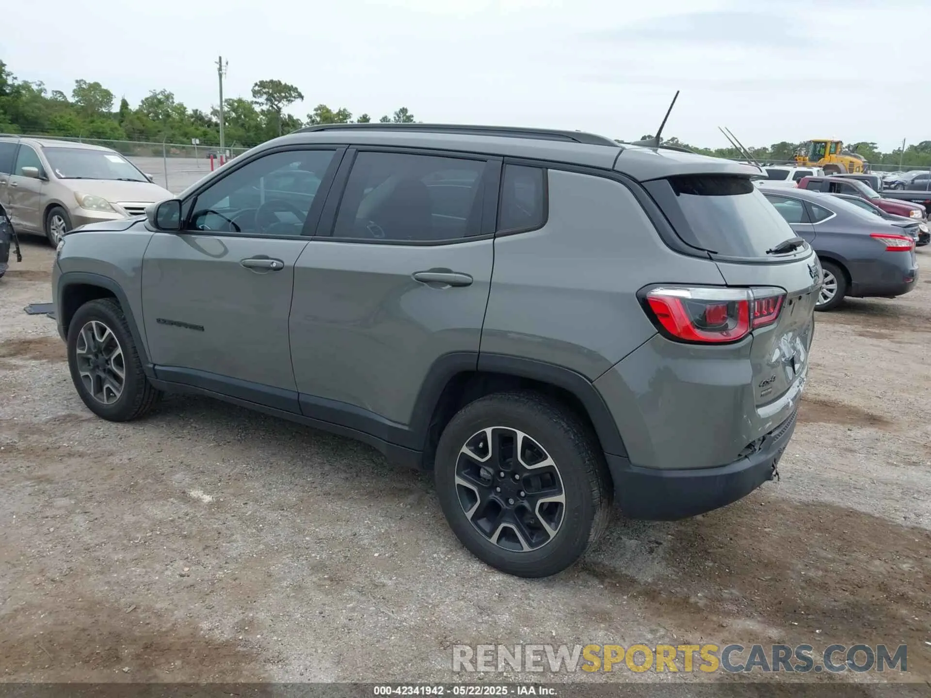 3 Photograph of a damaged car 3C4NJDAB7KT846383 JEEP COMPASS 2019