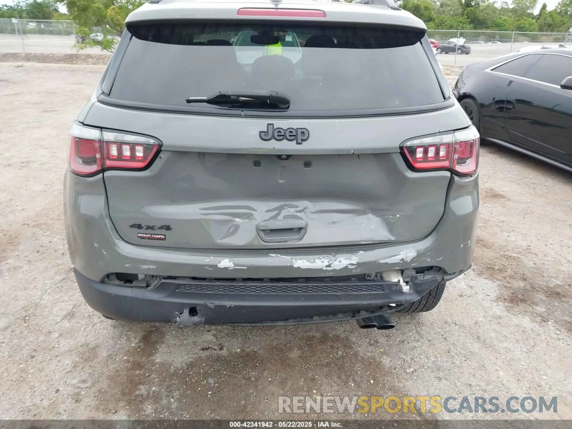 6 Photograph of a damaged car 3C4NJDAB7KT846383 JEEP COMPASS 2019