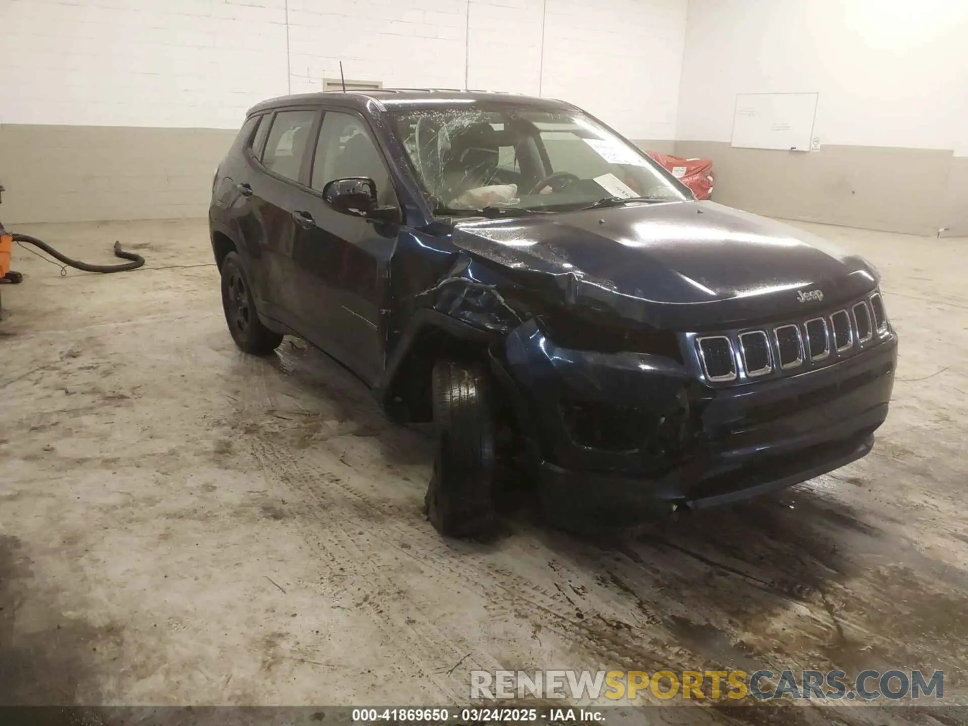 1 Photograph of a damaged car 3C4NJDAB8KT638920 JEEP COMPASS 2019