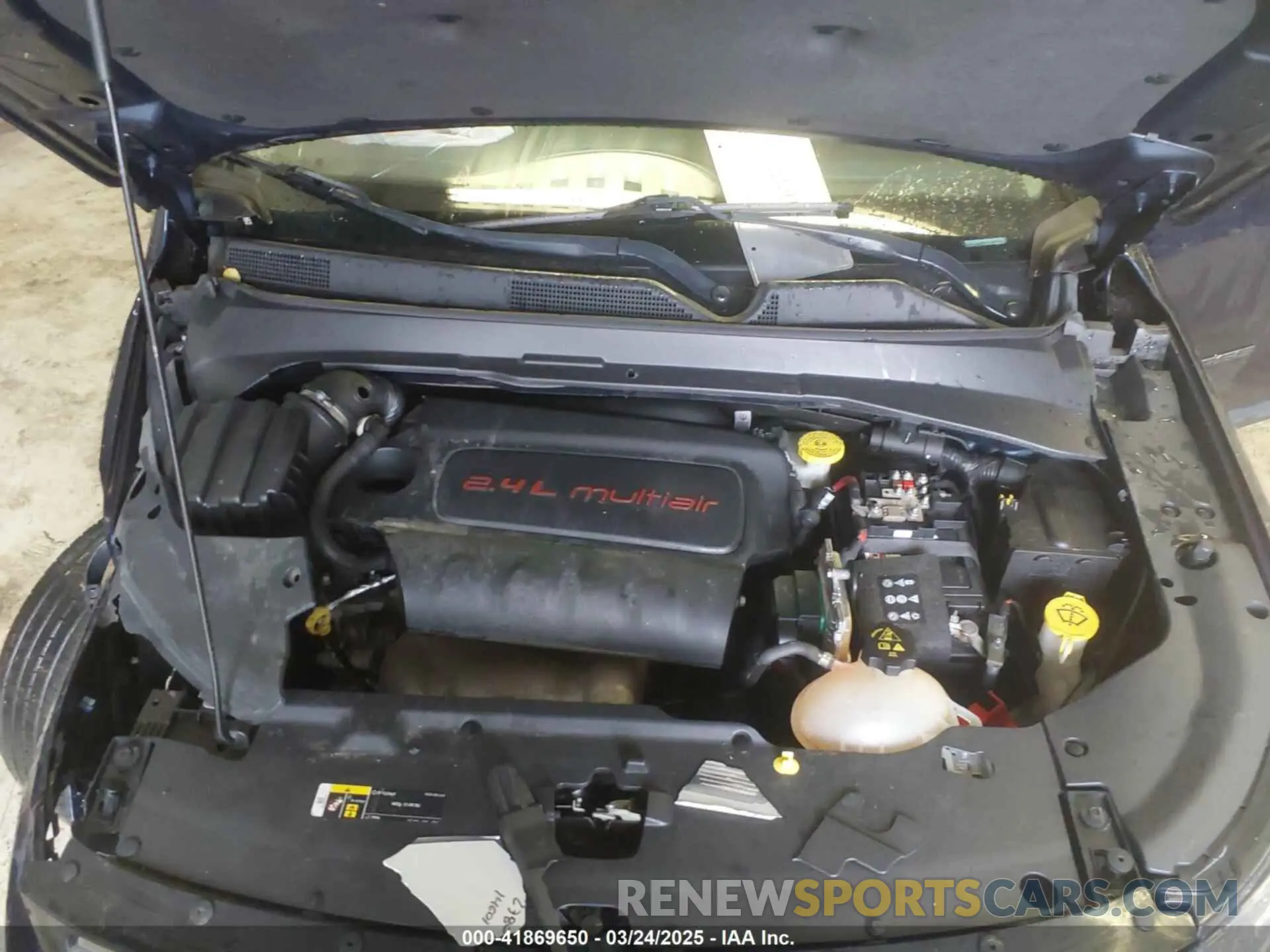 10 Photograph of a damaged car 3C4NJDAB8KT638920 JEEP COMPASS 2019