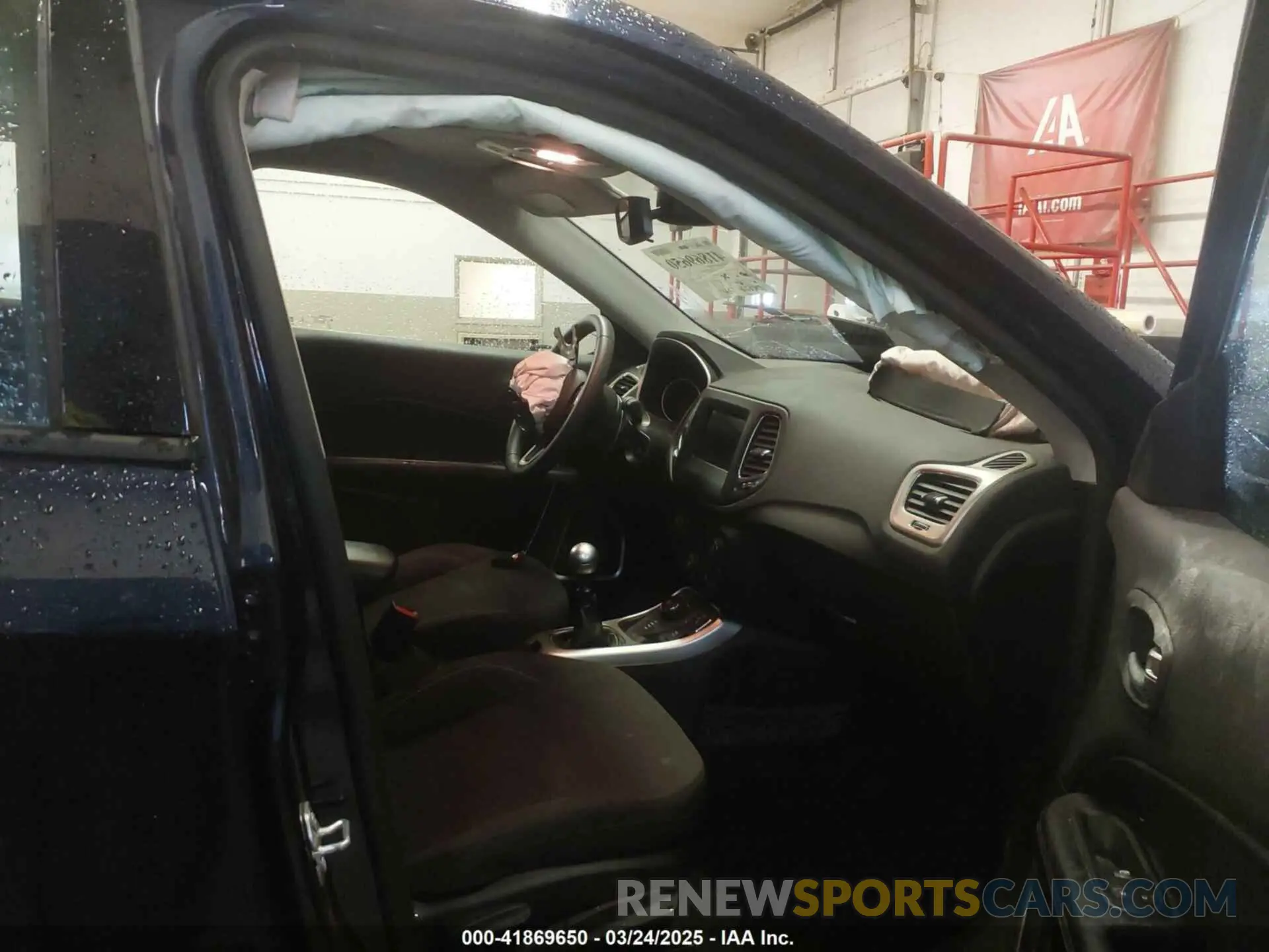 5 Photograph of a damaged car 3C4NJDAB8KT638920 JEEP COMPASS 2019