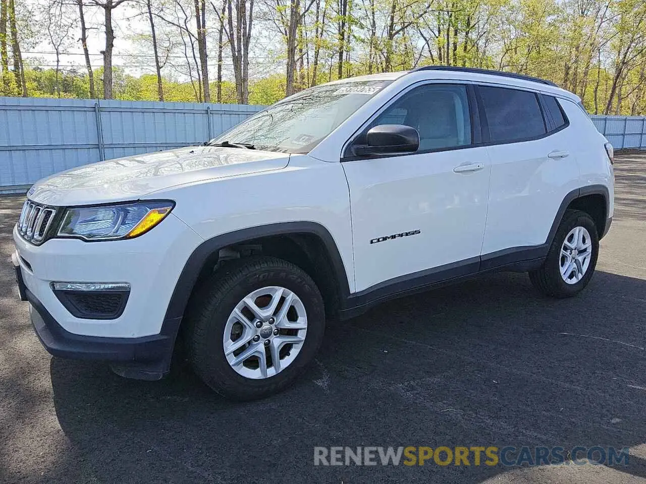 1 Photograph of a damaged car 3C4NJDAB8KT752755 JEEP COMPASS 2019