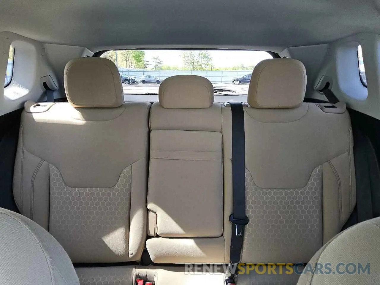 10 Photograph of a damaged car 3C4NJDAB8KT752755 JEEP COMPASS 2019