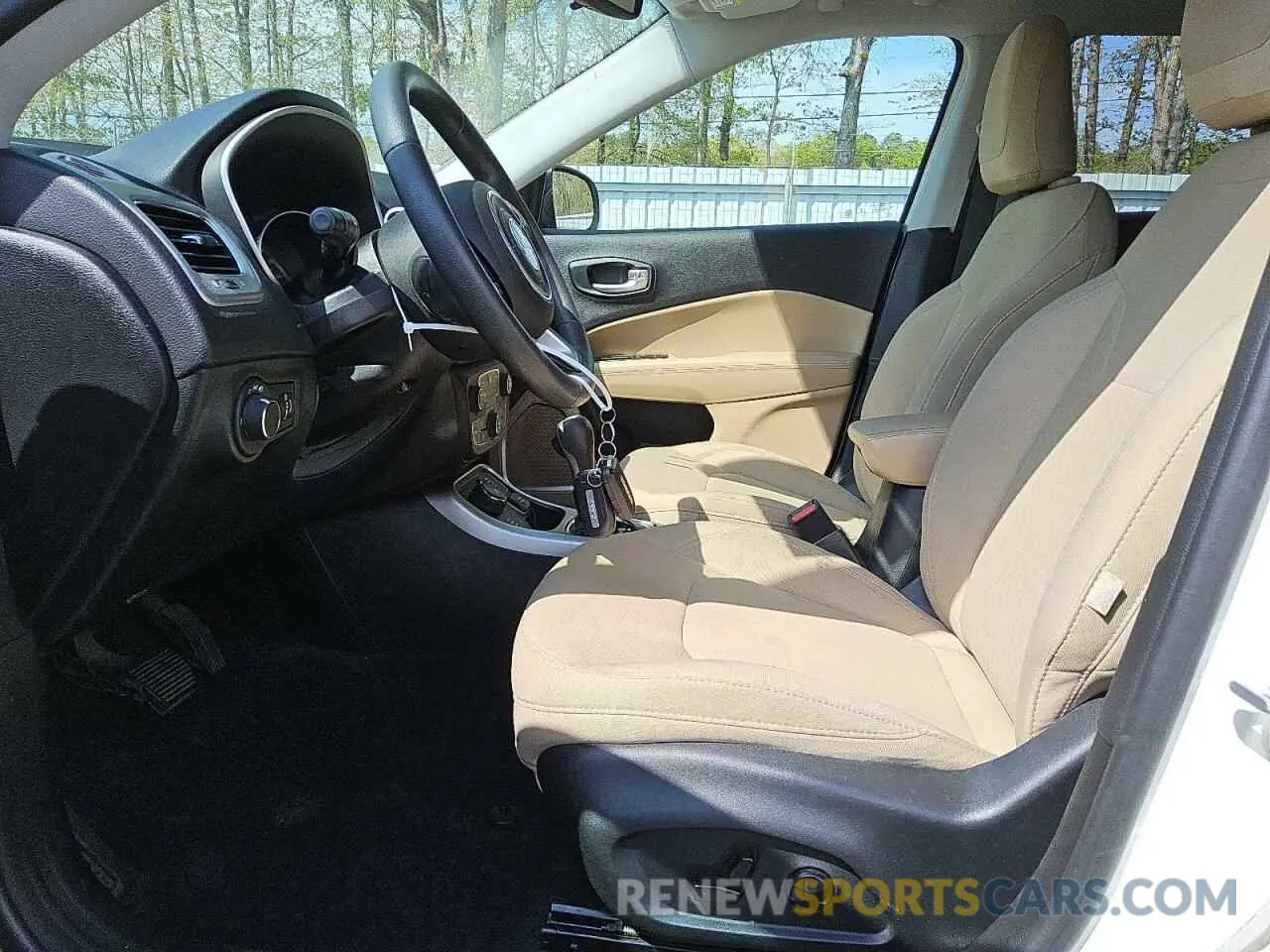 7 Photograph of a damaged car 3C4NJDAB8KT752755 JEEP COMPASS 2019