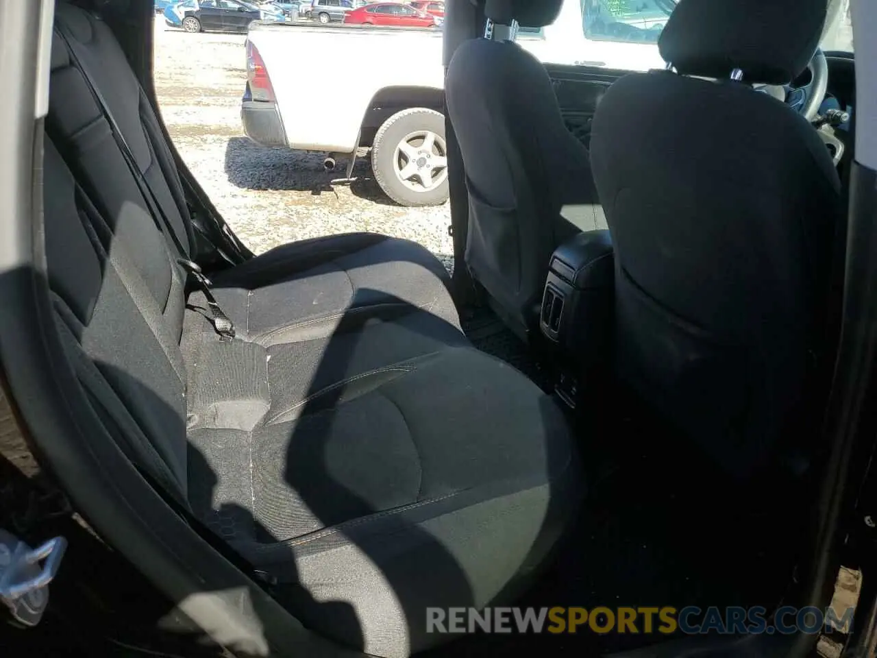 10 Photograph of a damaged car 3C4NJDABXKT679114 JEEP COMPASS 2019