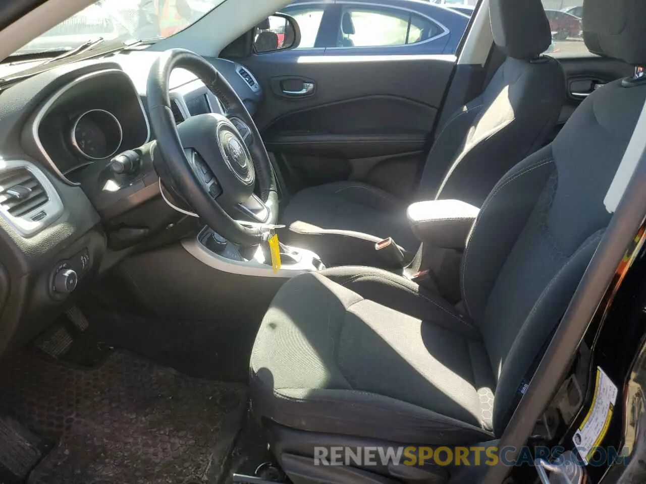 7 Photograph of a damaged car 3C4NJDABXKT679114 JEEP COMPASS 2019