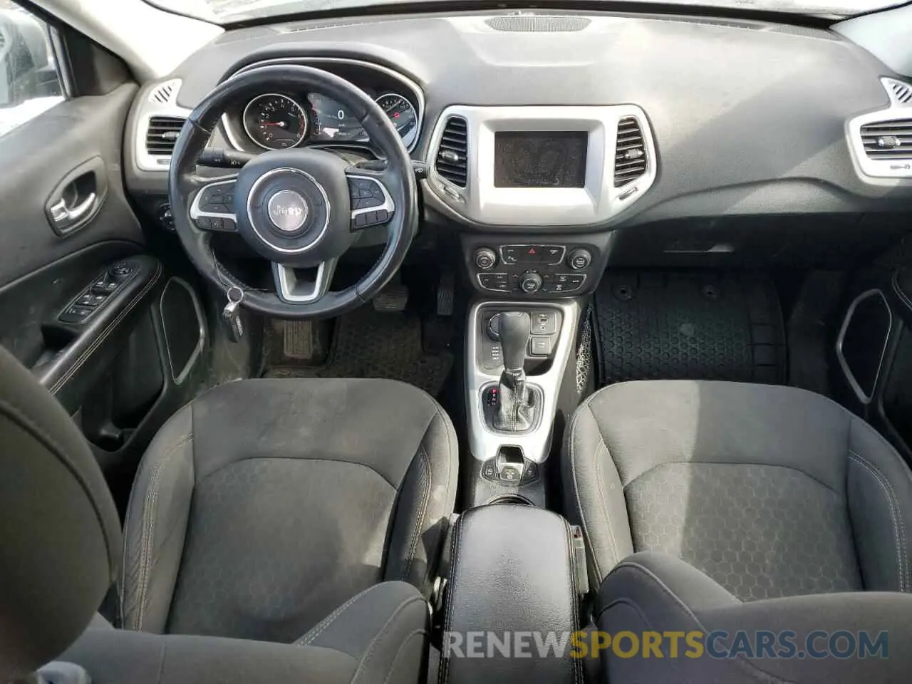 8 Photograph of a damaged car 3C4NJDABXKT754197 JEEP COMPASS 2019