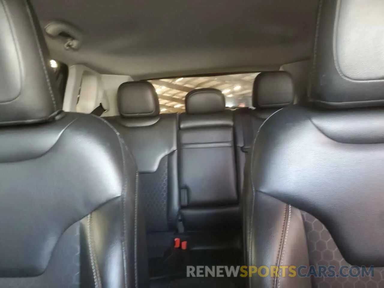 10 Photograph of a damaged car 3C4NJDBB0KT593907 JEEP COMPASS 2019