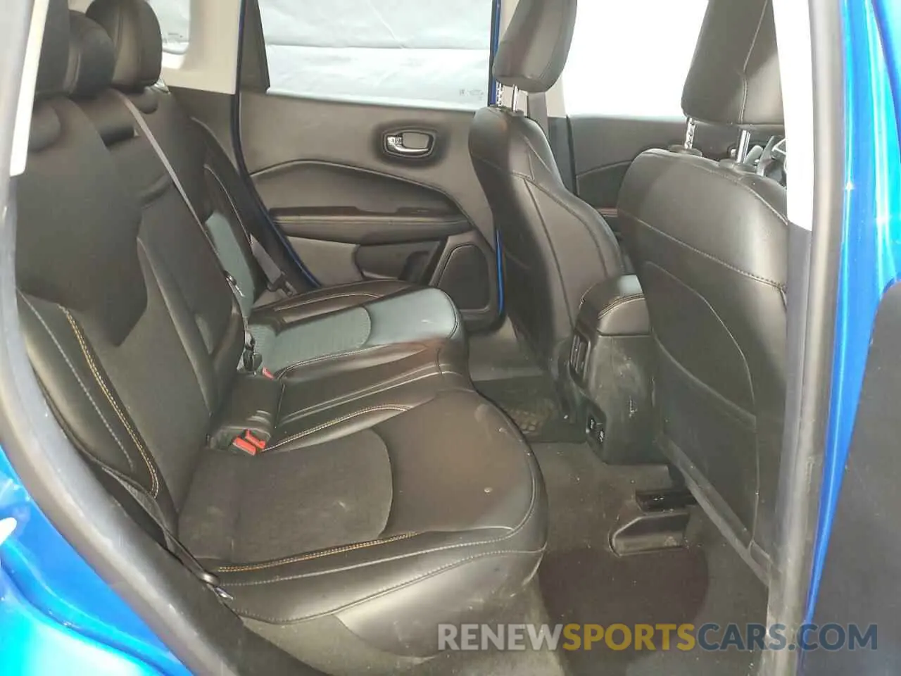 10 Photograph of a damaged car 3C4NJDBB0KT594099 JEEP COMPASS 2019