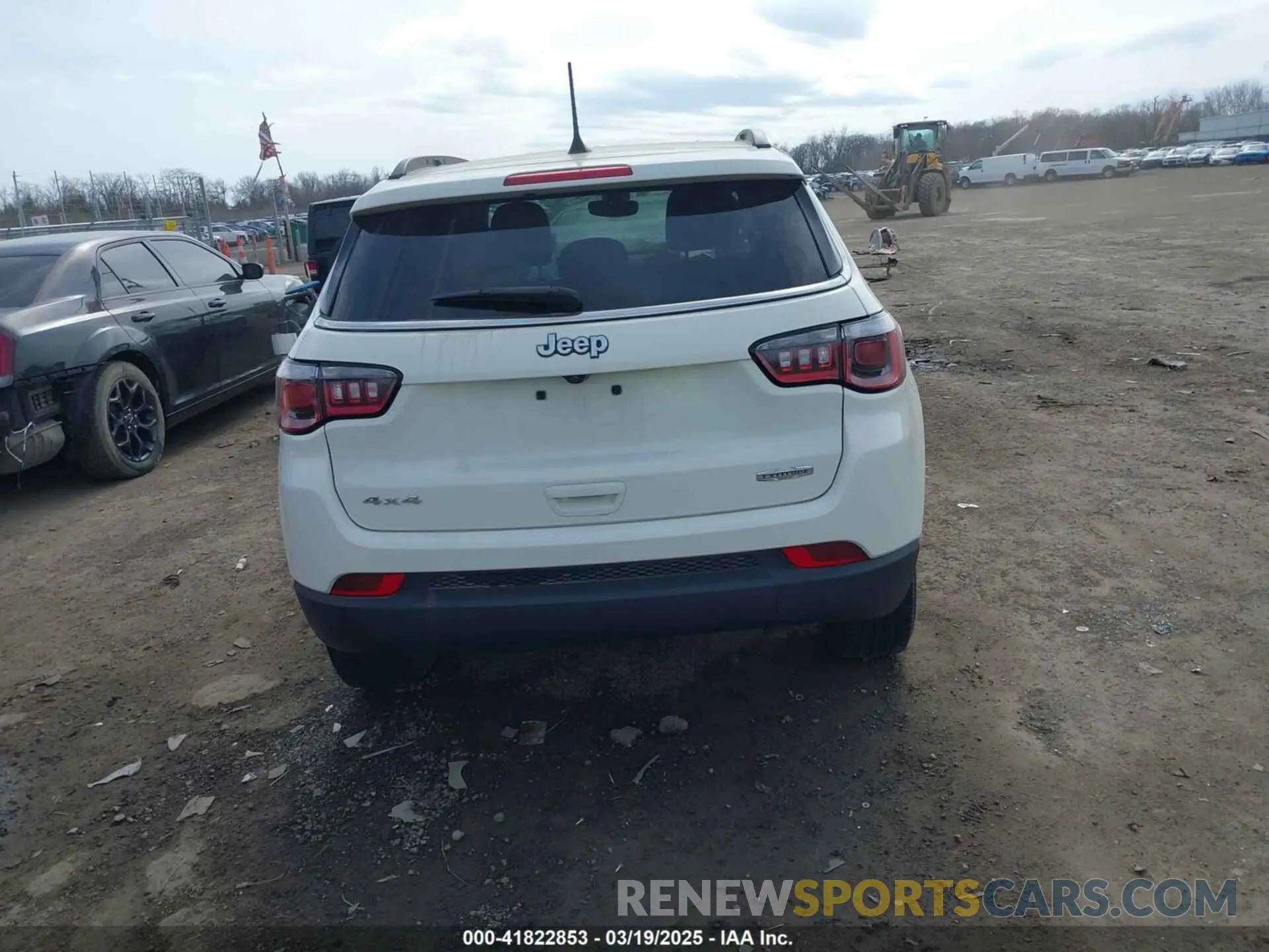 15 Photograph of a damaged car 3C4NJDBB0KT597603 JEEP COMPASS 2019