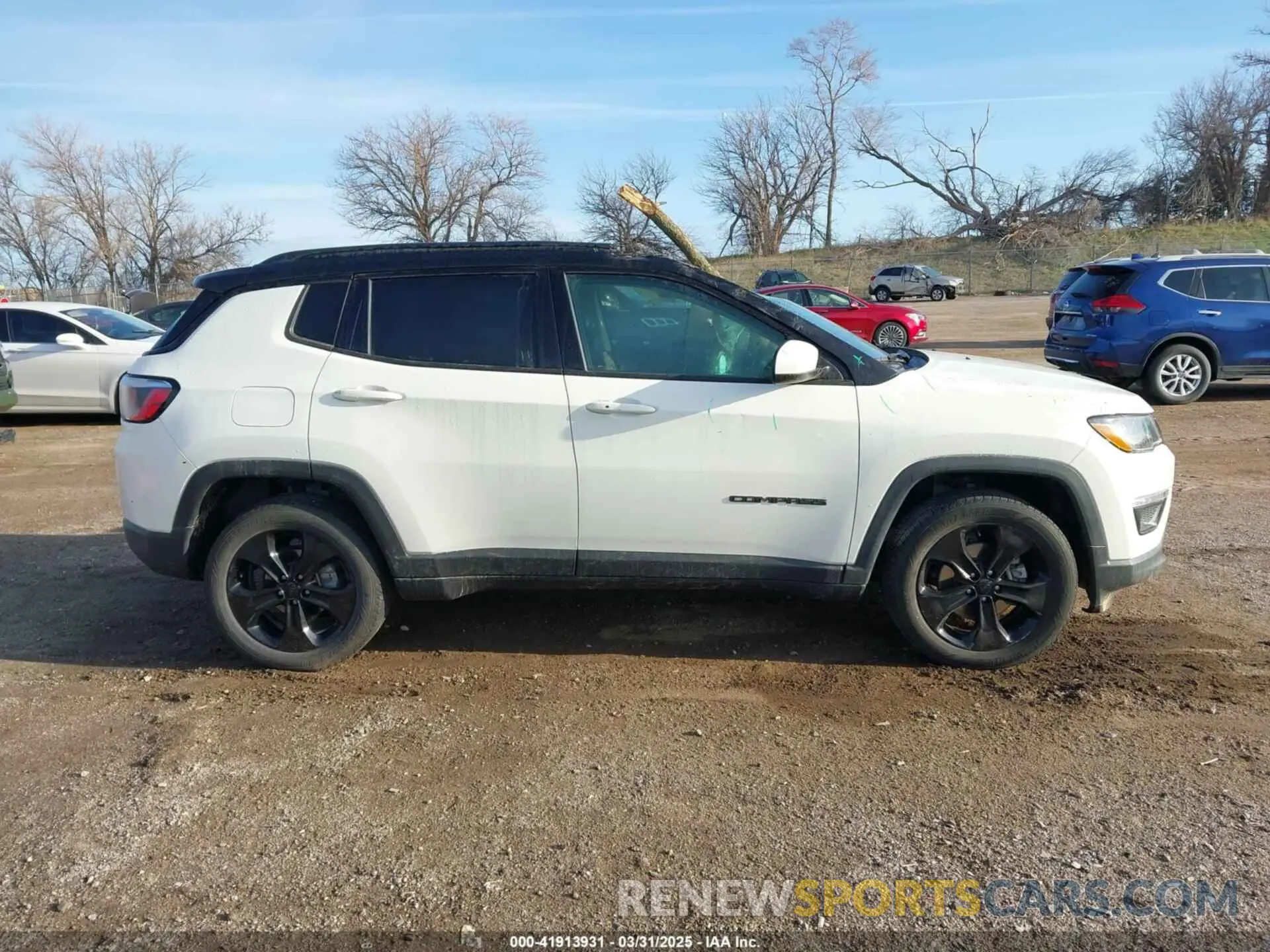 14 Photograph of a damaged car 3C4NJDBB0KT629952 JEEP COMPASS 2019