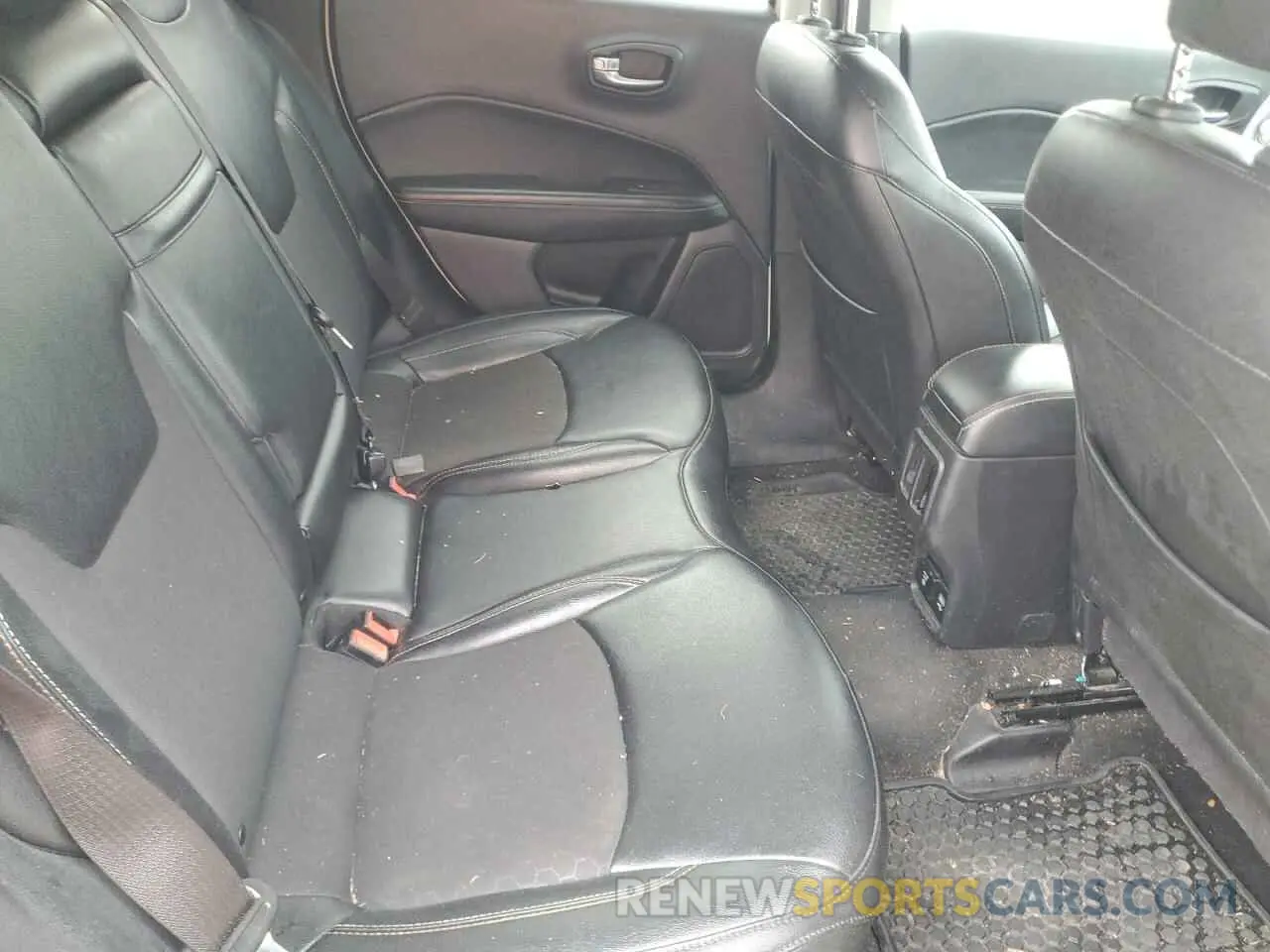 11 Photograph of a damaged car 3C4NJDBB0KT656990 JEEP COMPASS 2019