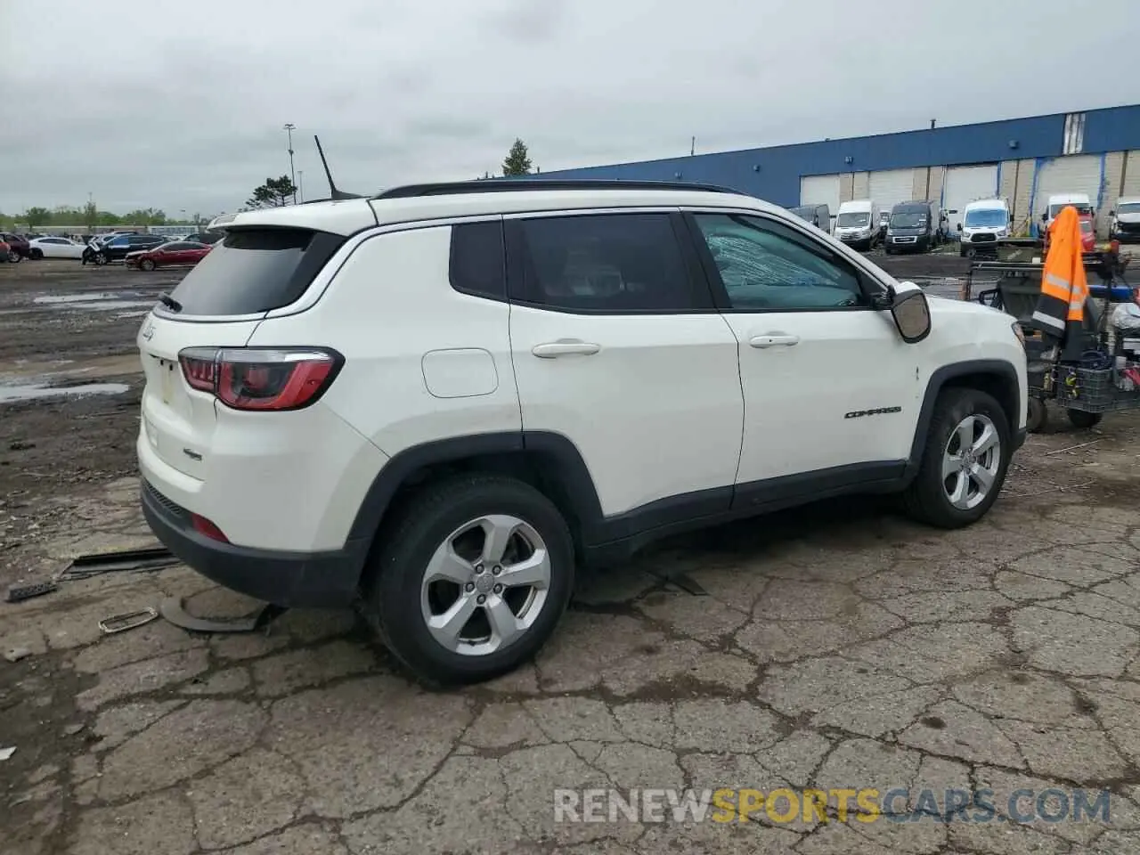 3 Photograph of a damaged car 3C4NJDBB0KT656990 JEEP COMPASS 2019