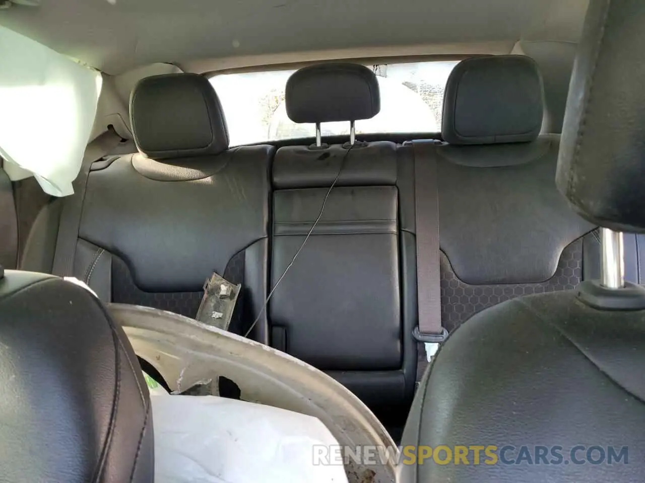 10 Photograph of a damaged car 3C4NJDBB0KT772822 JEEP COMPASS 2019