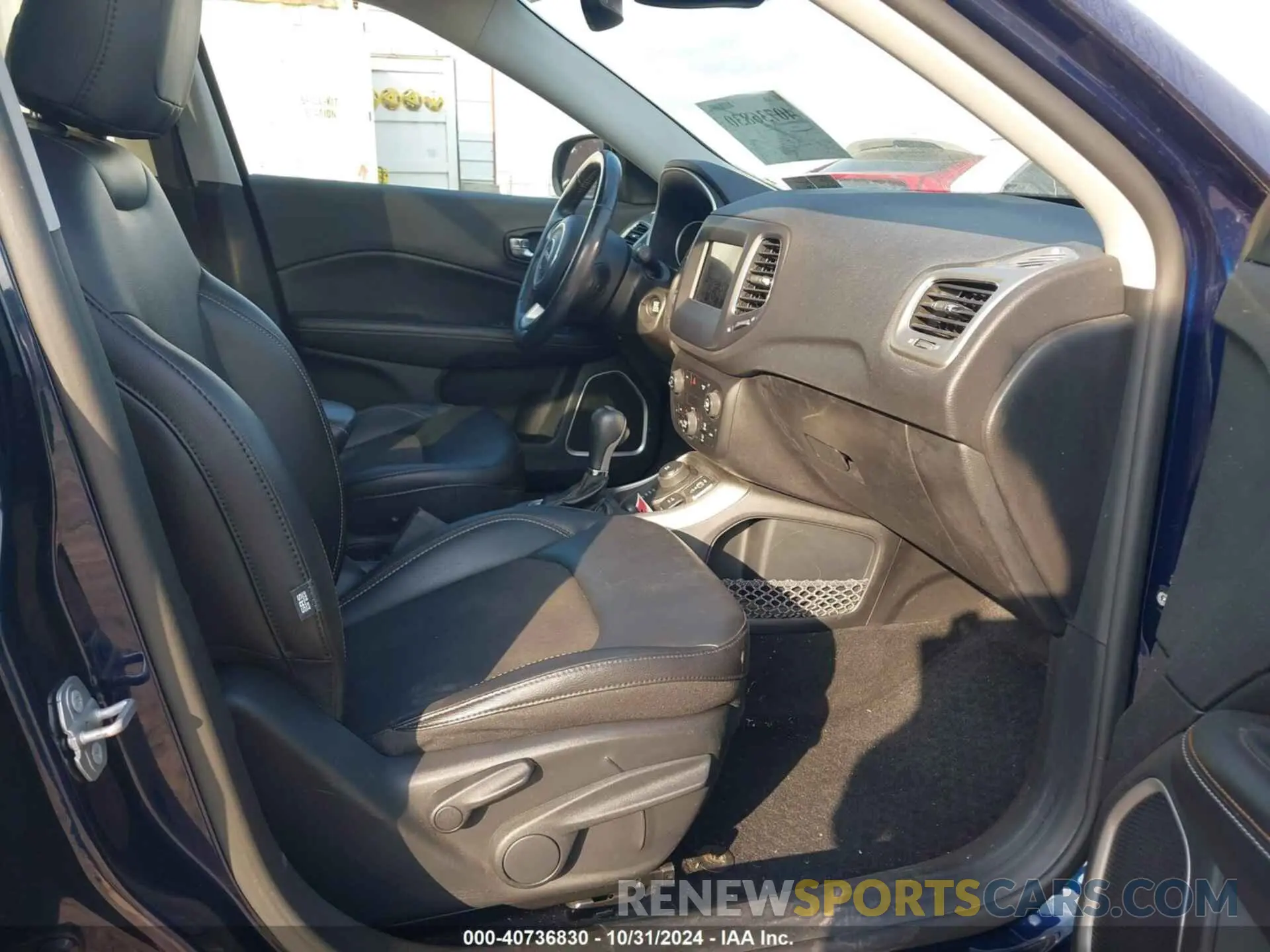 5 Photograph of a damaged car 3C4NJDBB0KT818133 JEEP COMPASS 2019