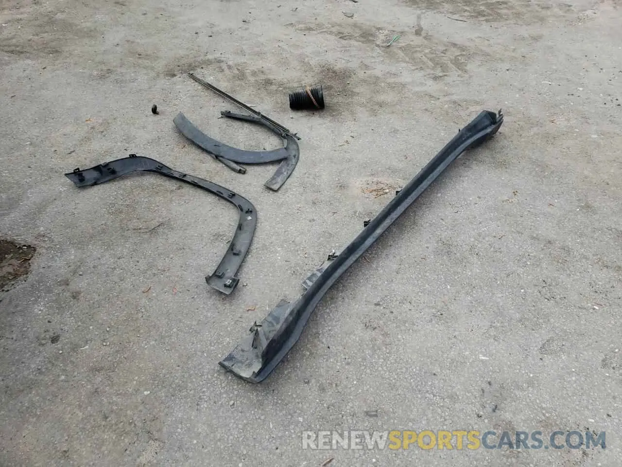 13 Photograph of a damaged car 3C4NJDBB0KT836177 JEEP COMPASS 2019