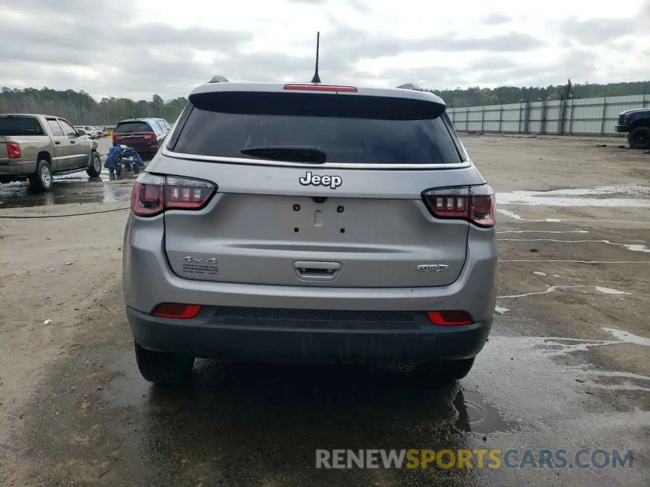 6 Photograph of a damaged car 3C4NJDBB0KT836177 JEEP COMPASS 2019