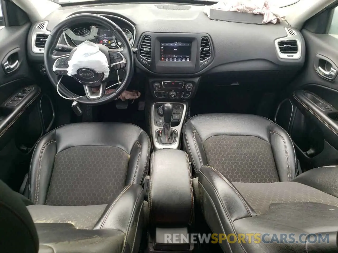 8 Photograph of a damaged car 3C4NJDBB0KT836177 JEEP COMPASS 2019