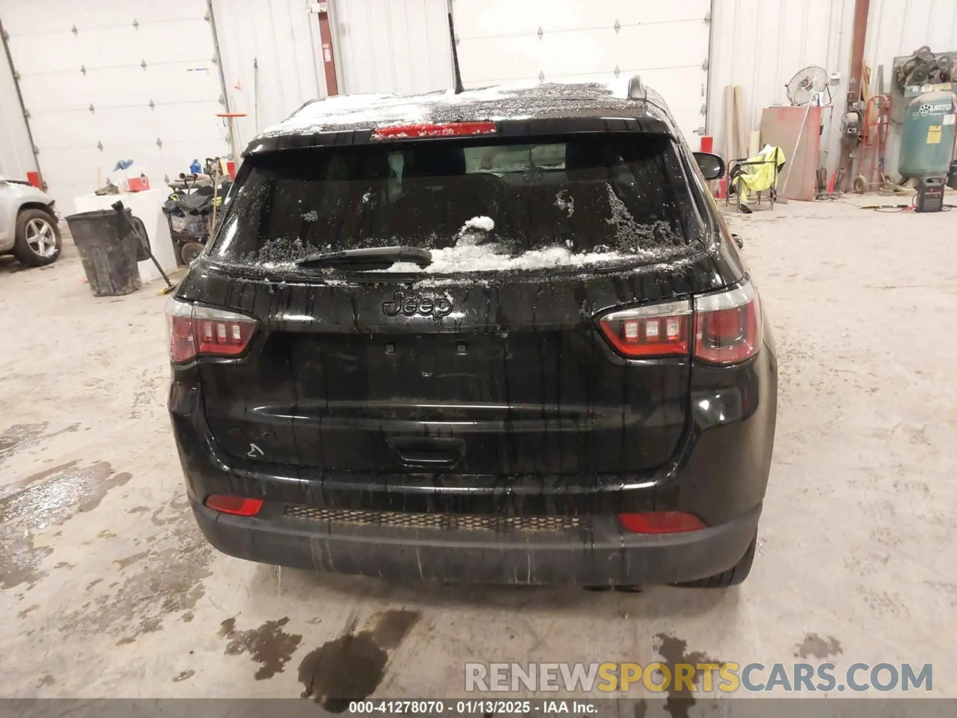 16 Photograph of a damaged car 3C4NJDBB0KT838995 JEEP COMPASS 2019