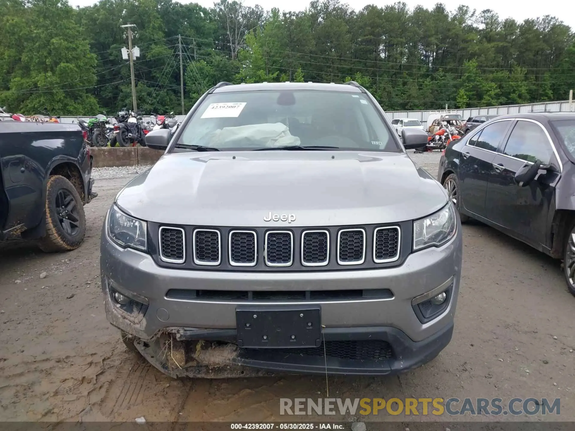 12 Photograph of a damaged car 3C4NJDBB0KT850712 JEEP COMPASS 2019