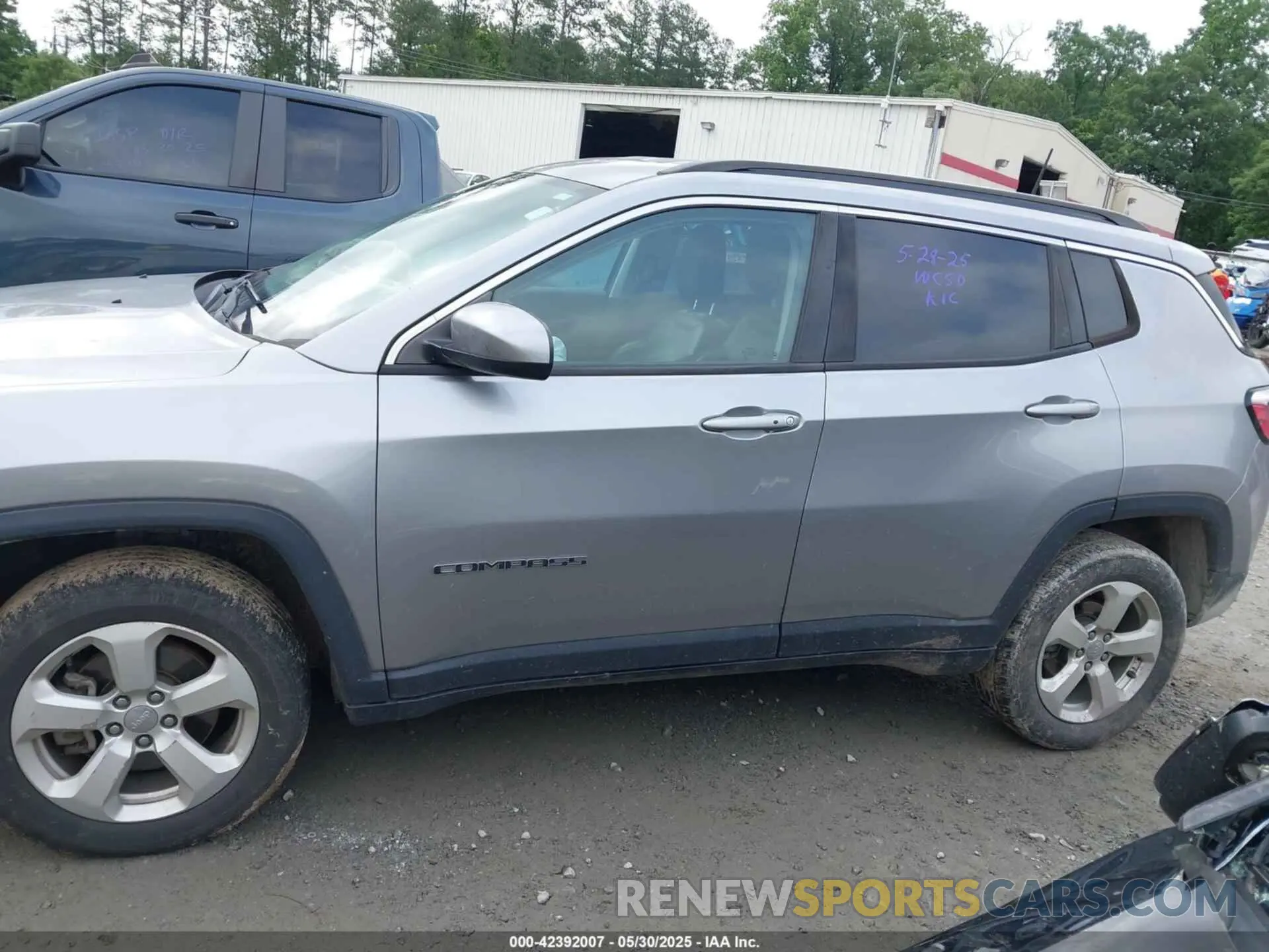 14 Photograph of a damaged car 3C4NJDBB0KT850712 JEEP COMPASS 2019