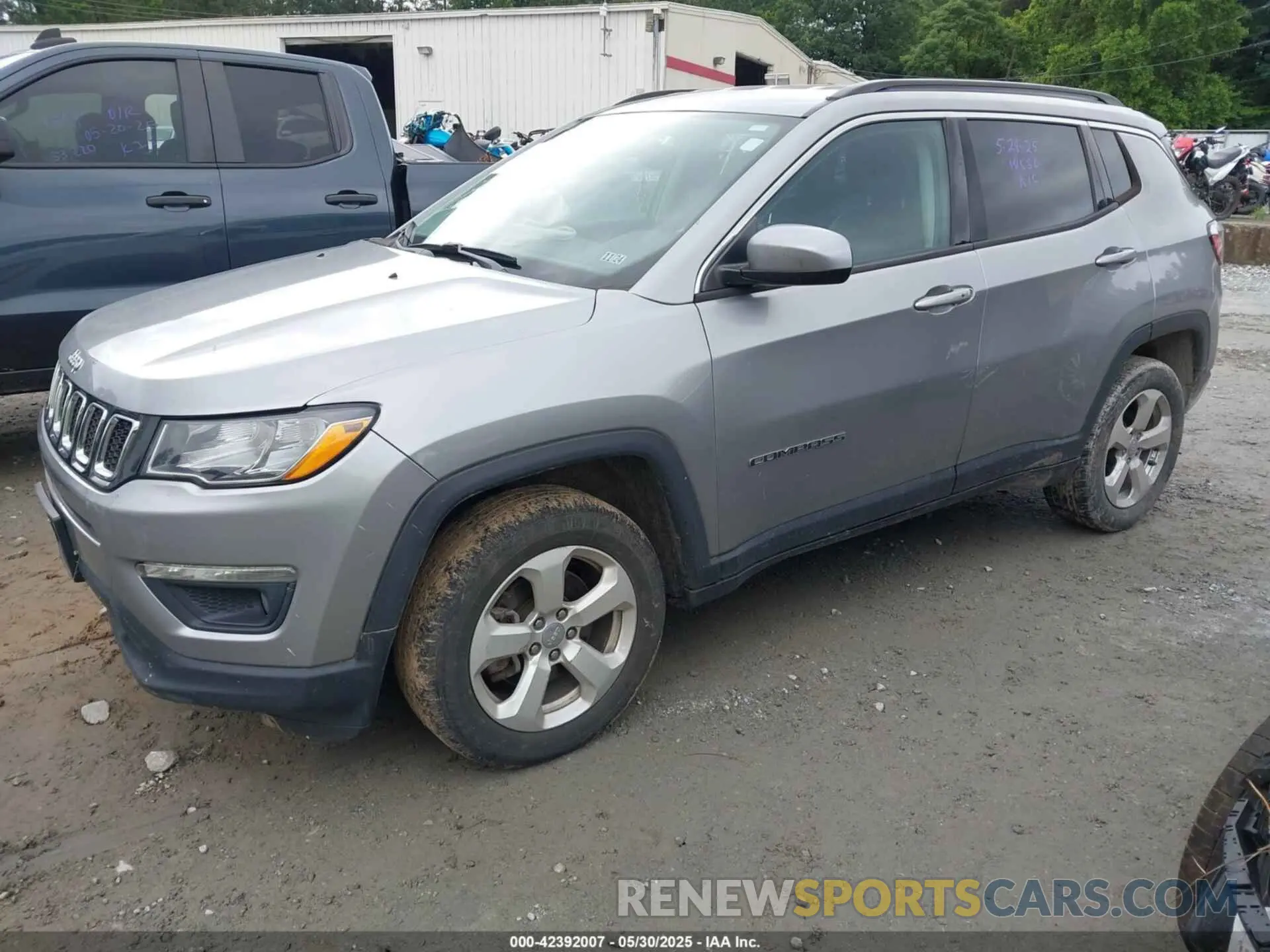 2 Photograph of a damaged car 3C4NJDBB0KT850712 JEEP COMPASS 2019