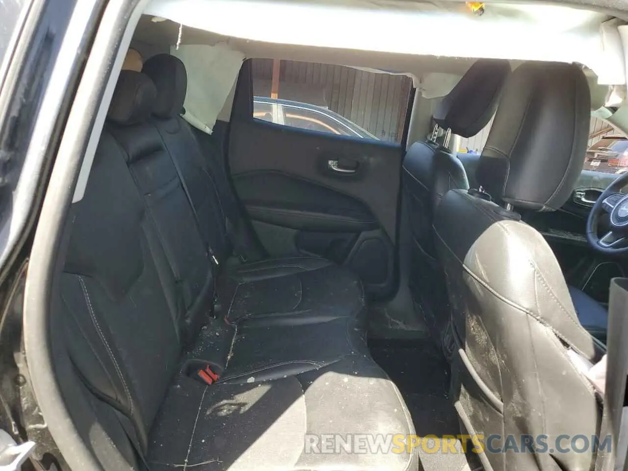 10 Photograph of a damaged car 3C4NJDBB1KT593950 JEEP COMPASS 2019