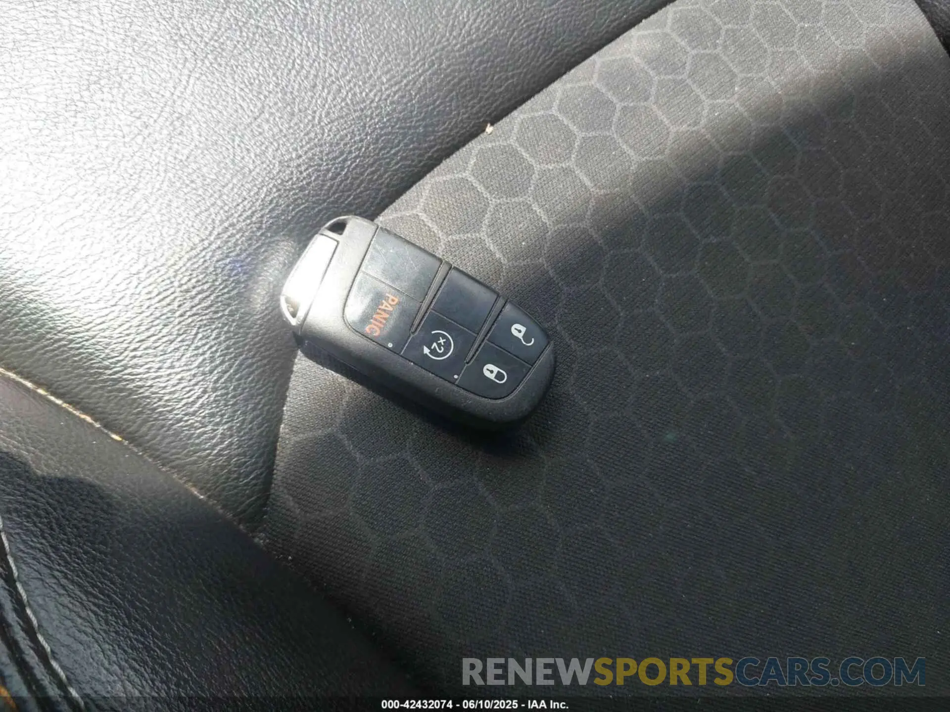 11 Photograph of a damaged car 3C4NJDBB1KT595259 JEEP COMPASS 2019