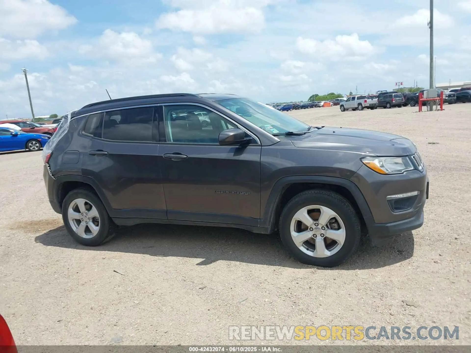 13 Photograph of a damaged car 3C4NJDBB1KT595259 JEEP COMPASS 2019