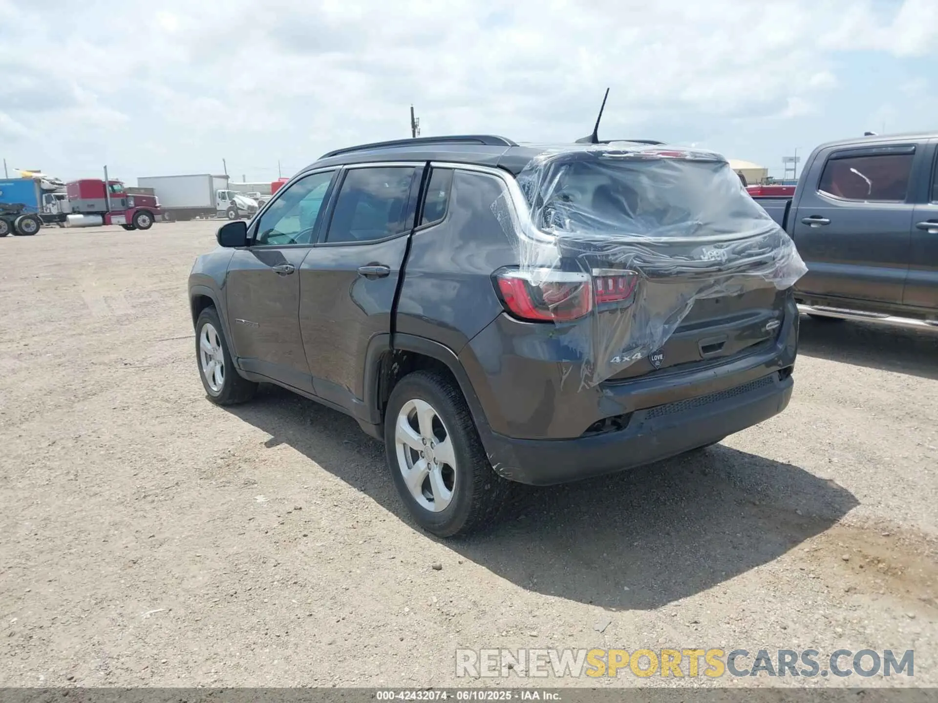 3 Photograph of a damaged car 3C4NJDBB1KT595259 JEEP COMPASS 2019