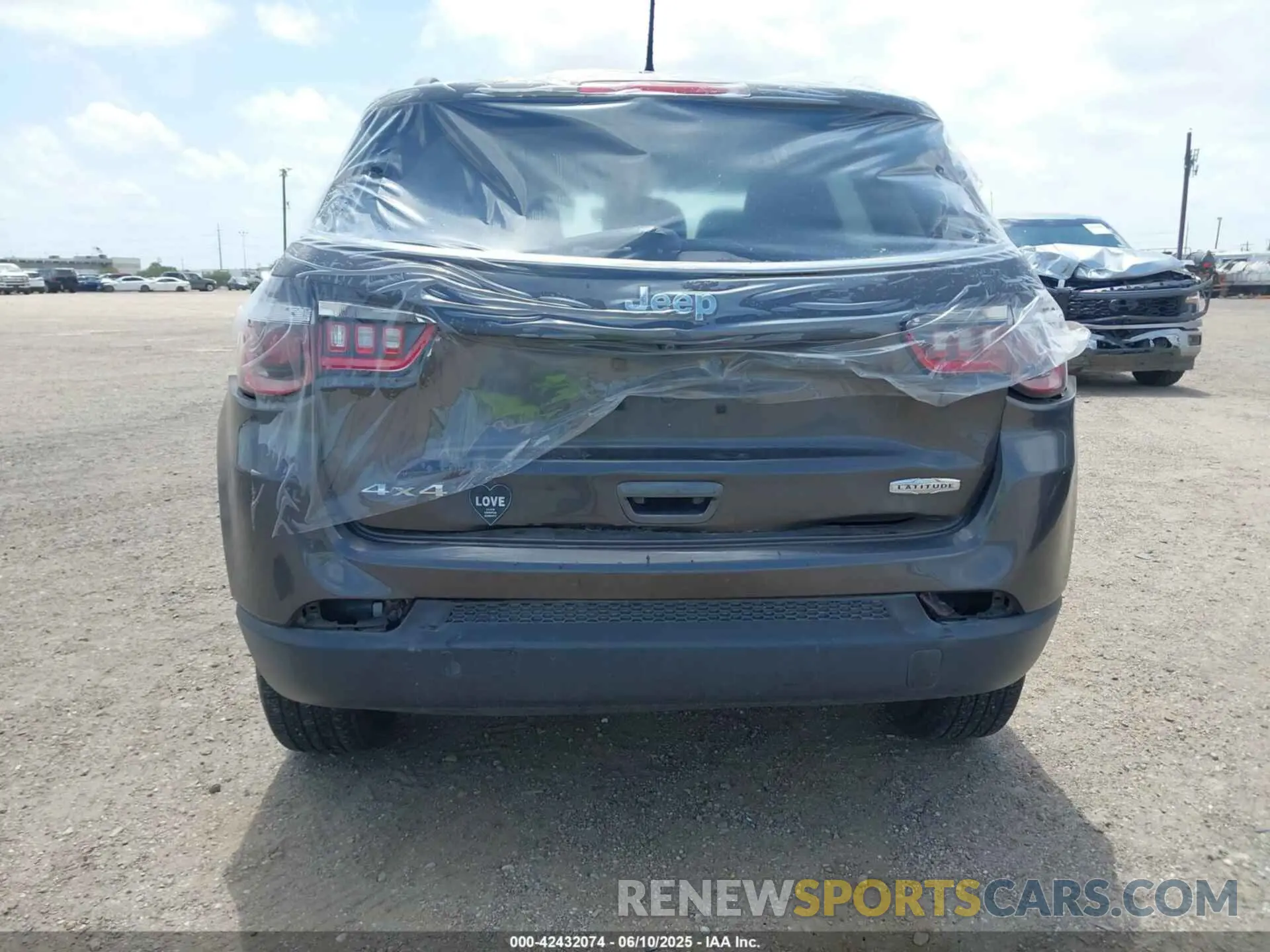 6 Photograph of a damaged car 3C4NJDBB1KT595259 JEEP COMPASS 2019