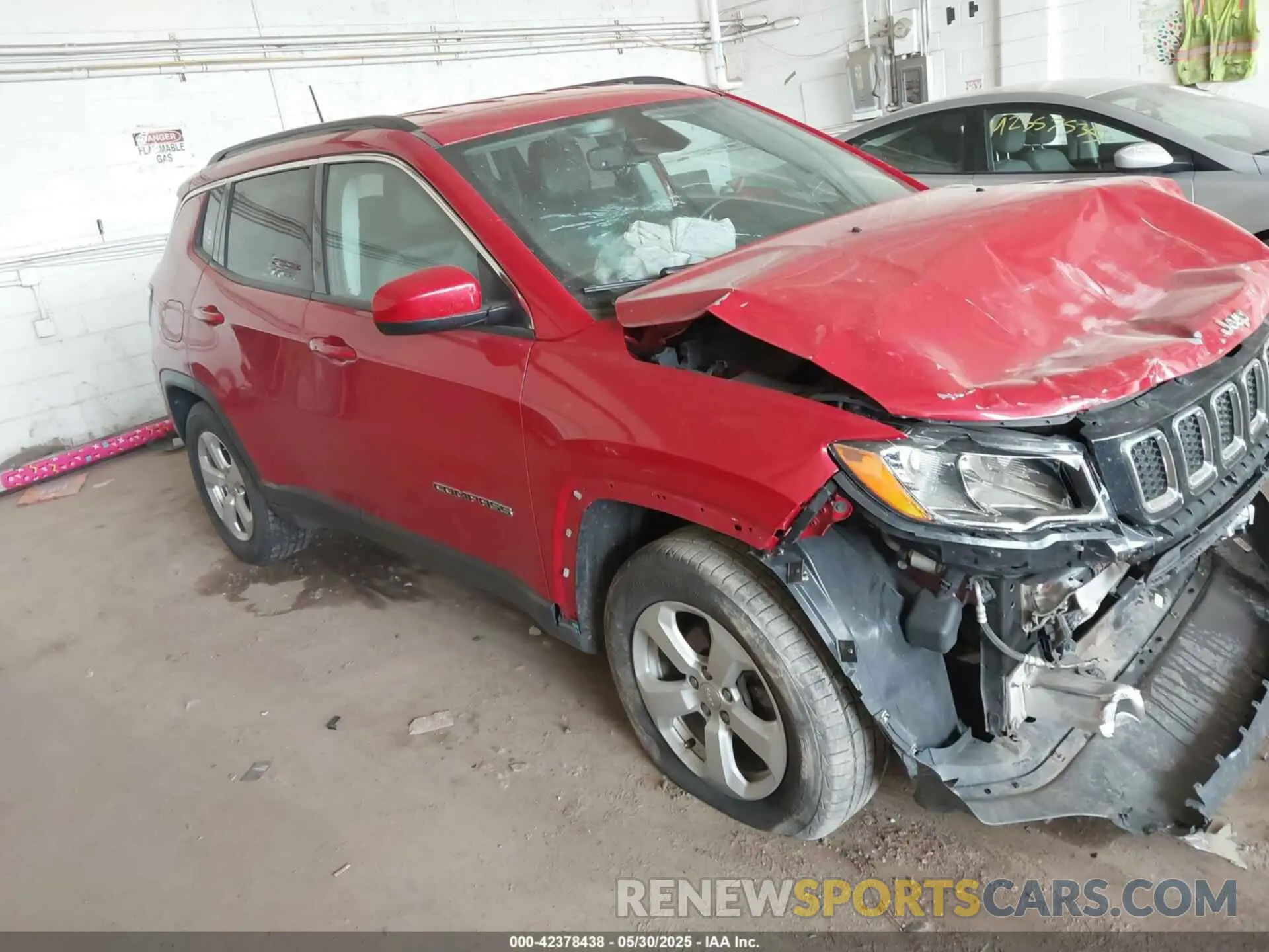 1 Photograph of a damaged car 3C4NJDBB1KT602548 JEEP COMPASS 2019